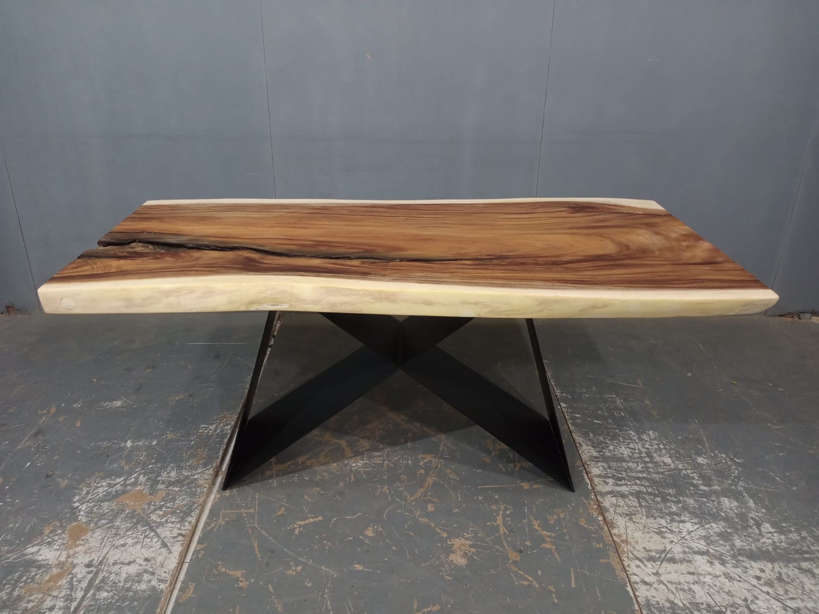 LIVE EDGE TABLES