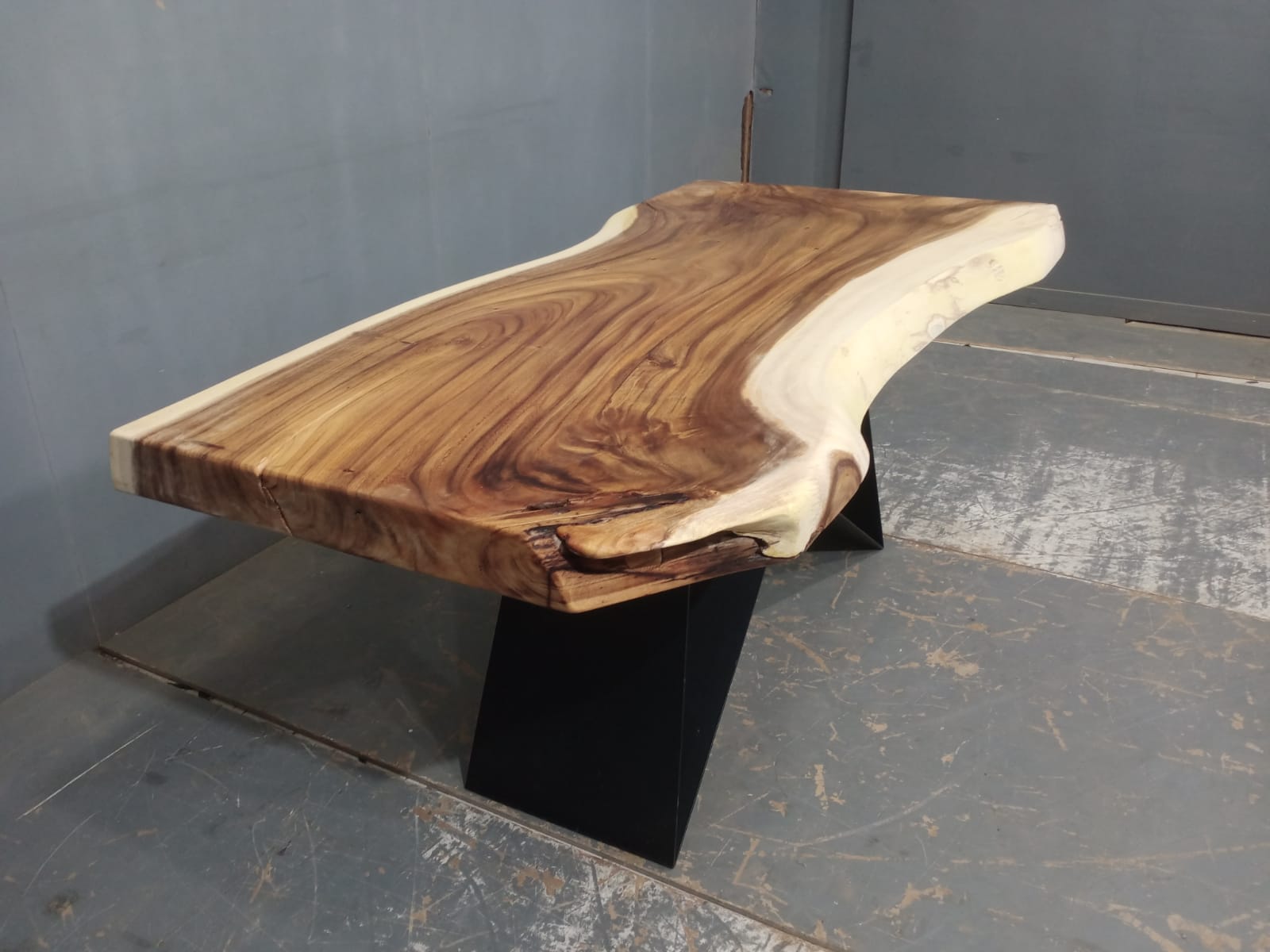 Live Edge Tables
