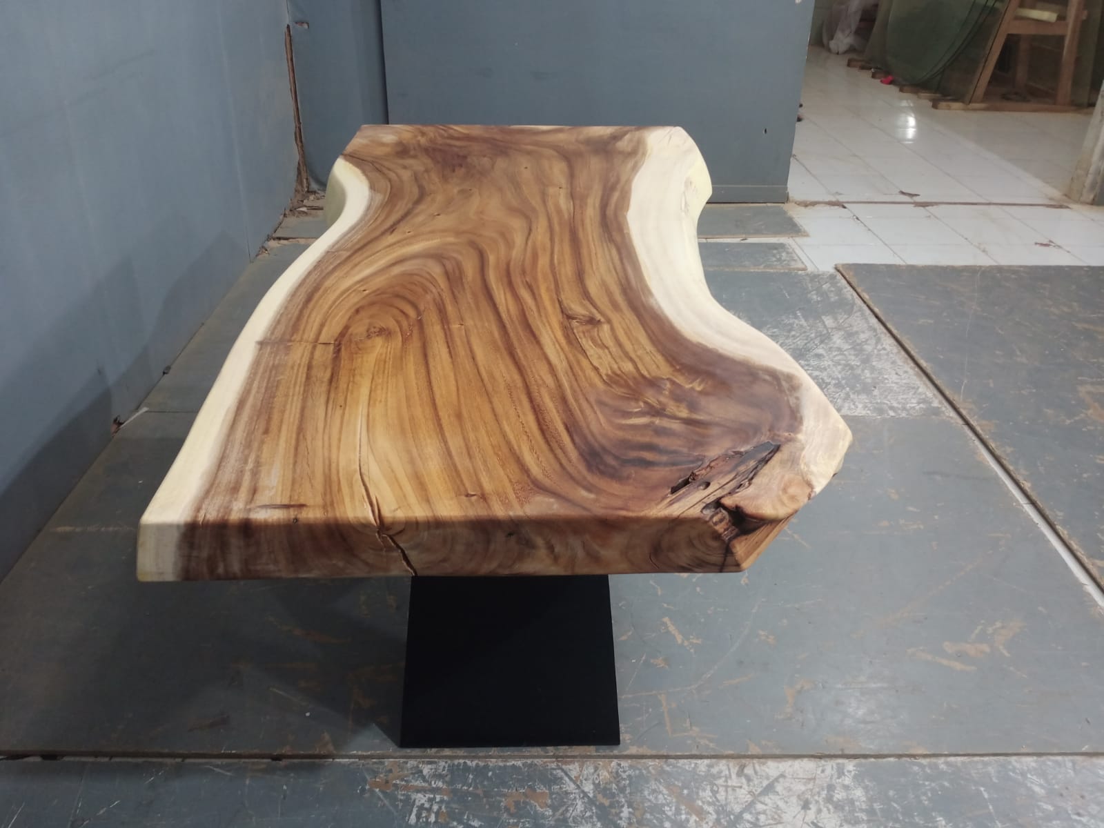 Live Edge Tables
