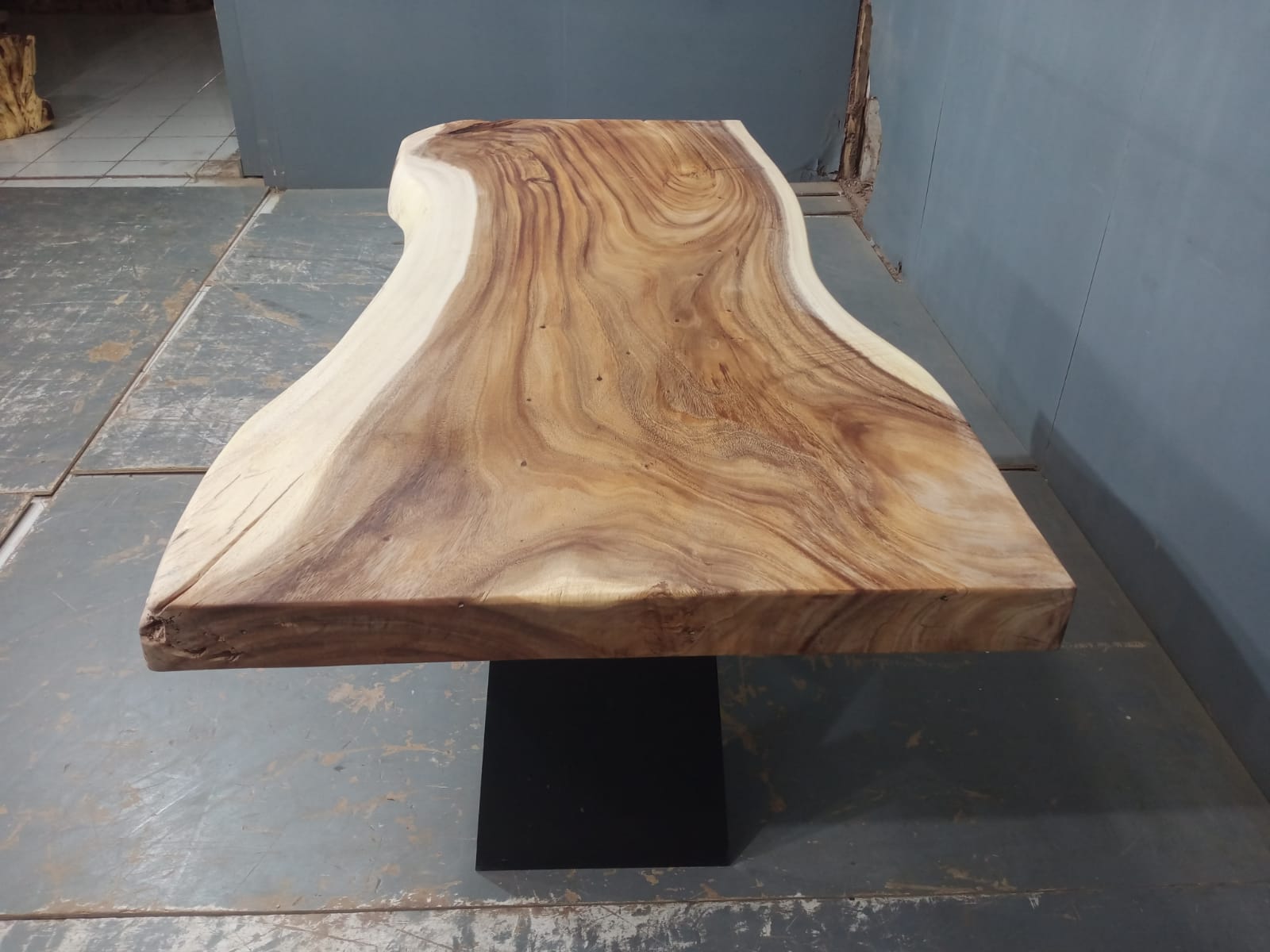 Live Edge Tables