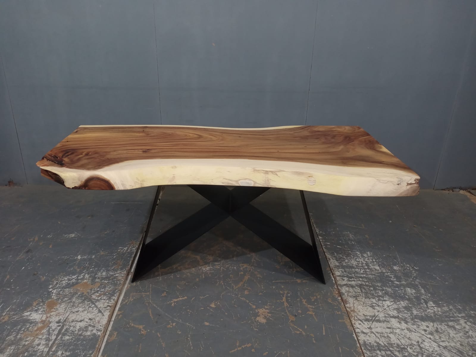 LIVE EDGE TABLES