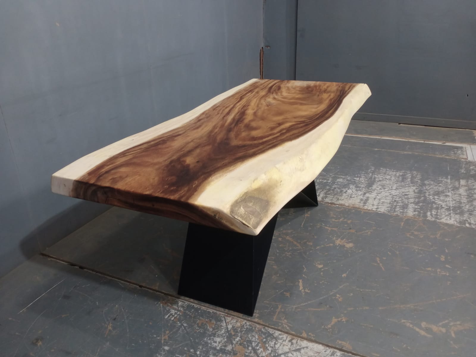 Live Edge Tables