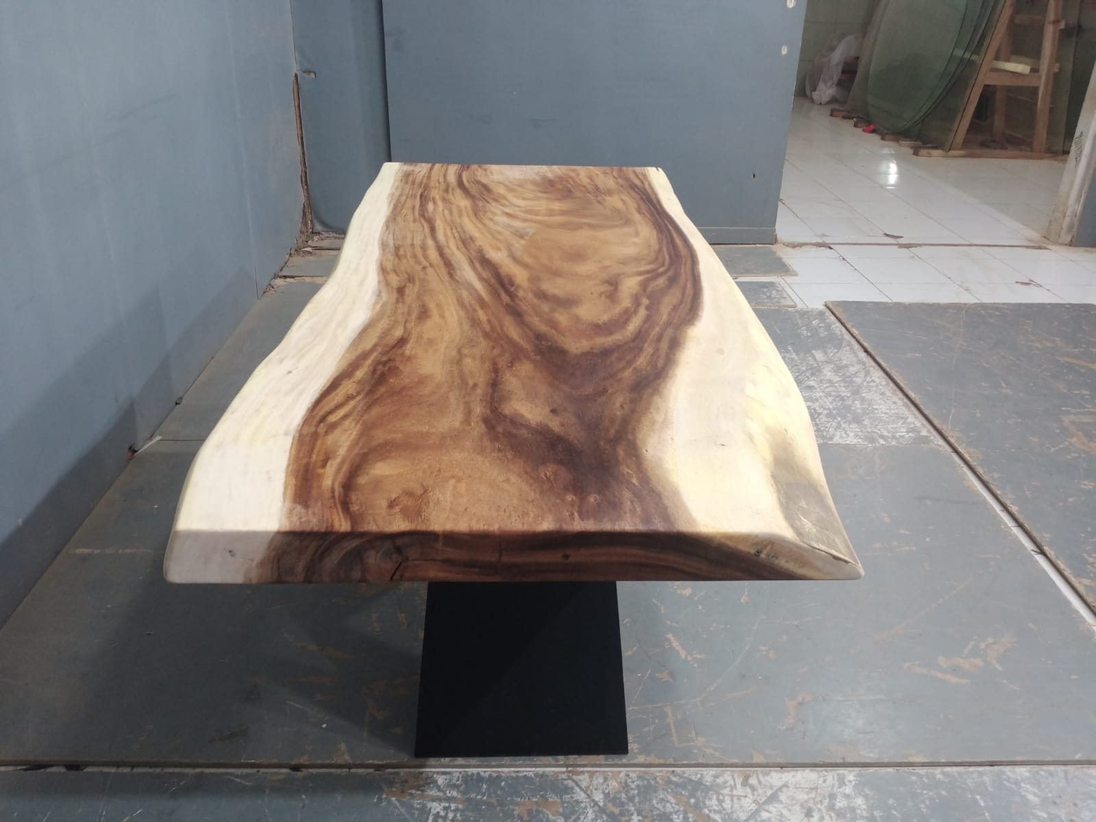 Live Edge Tables