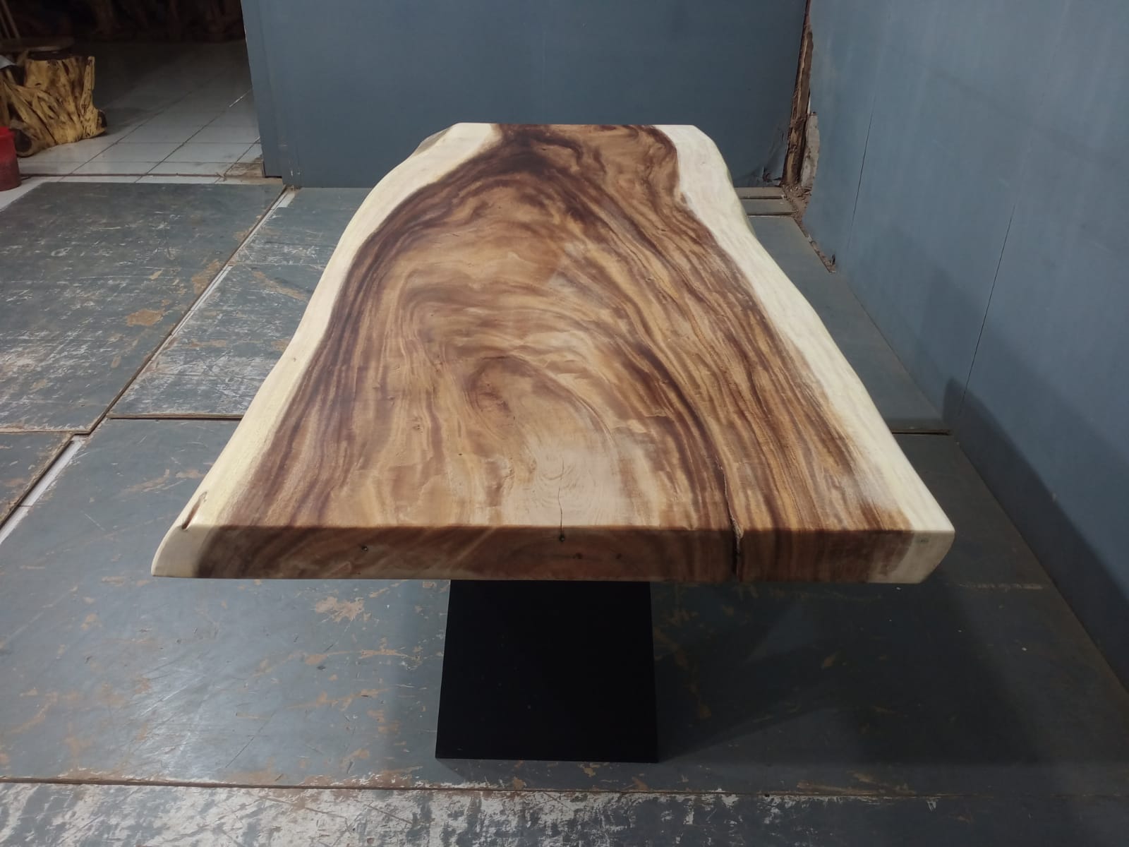 Live Edge Tables