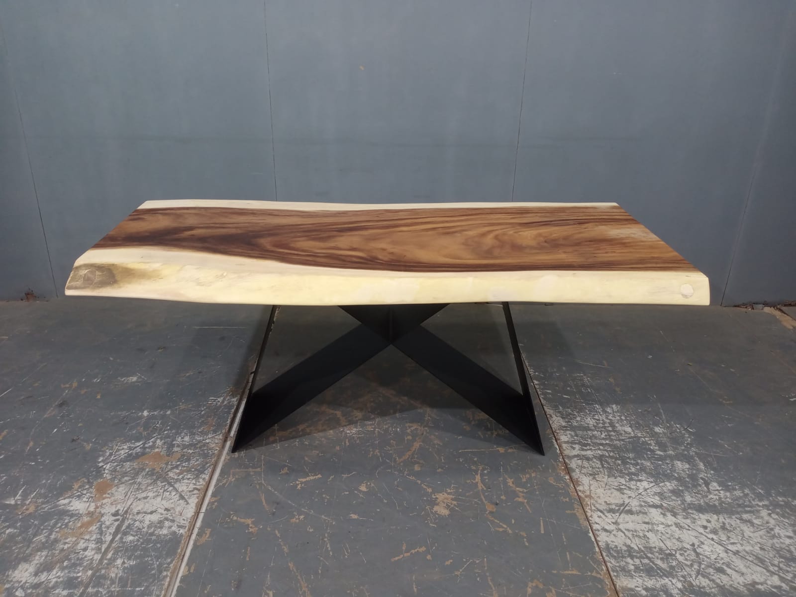LIVE EDGE TABLES