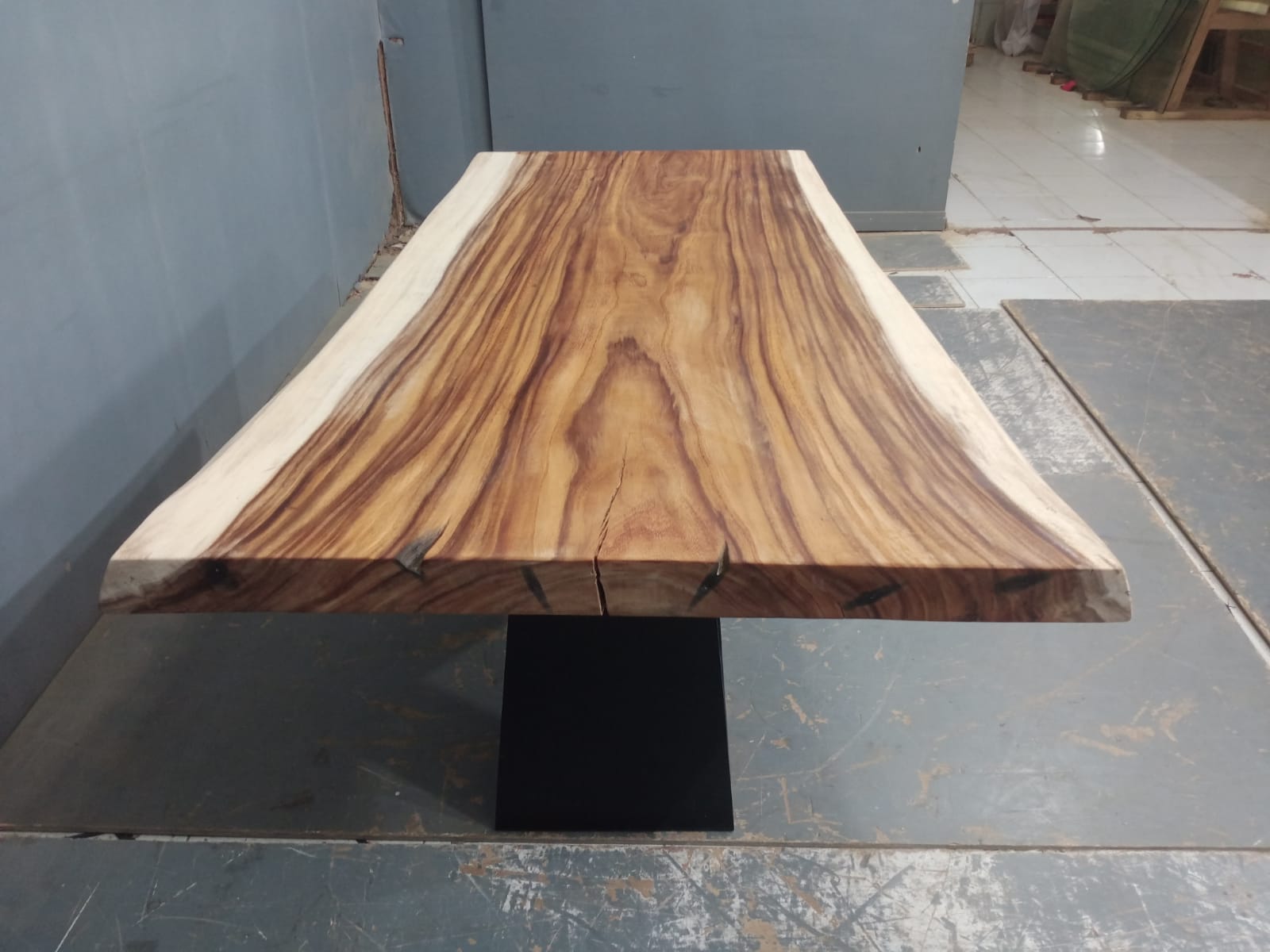 Live Edge Tables