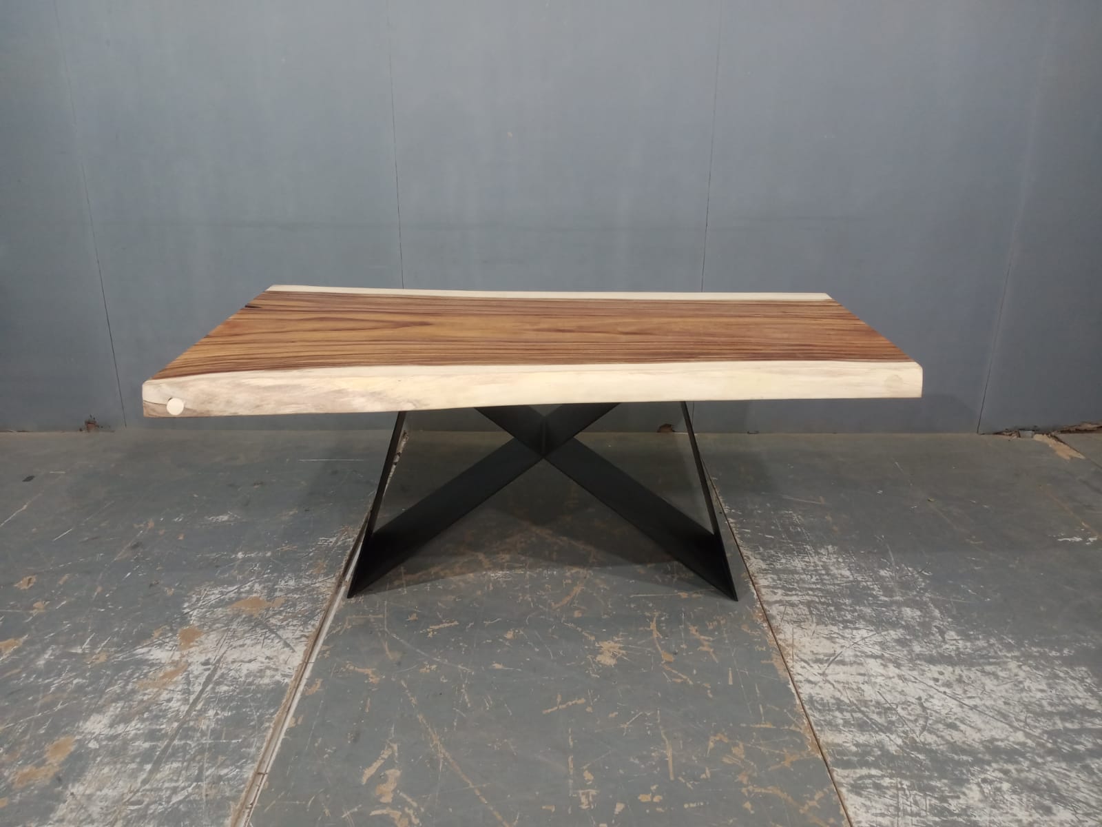 LIVE EDGE TABLES