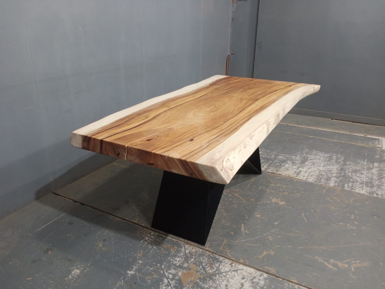 Live Edge Tables