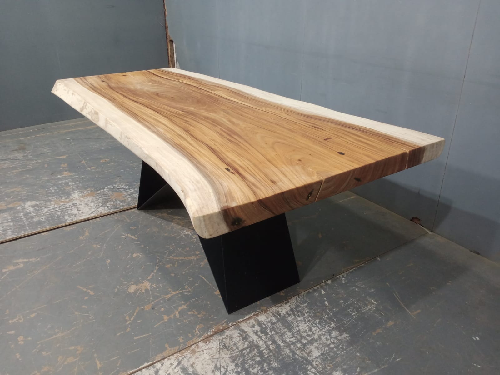Live Edge Tables