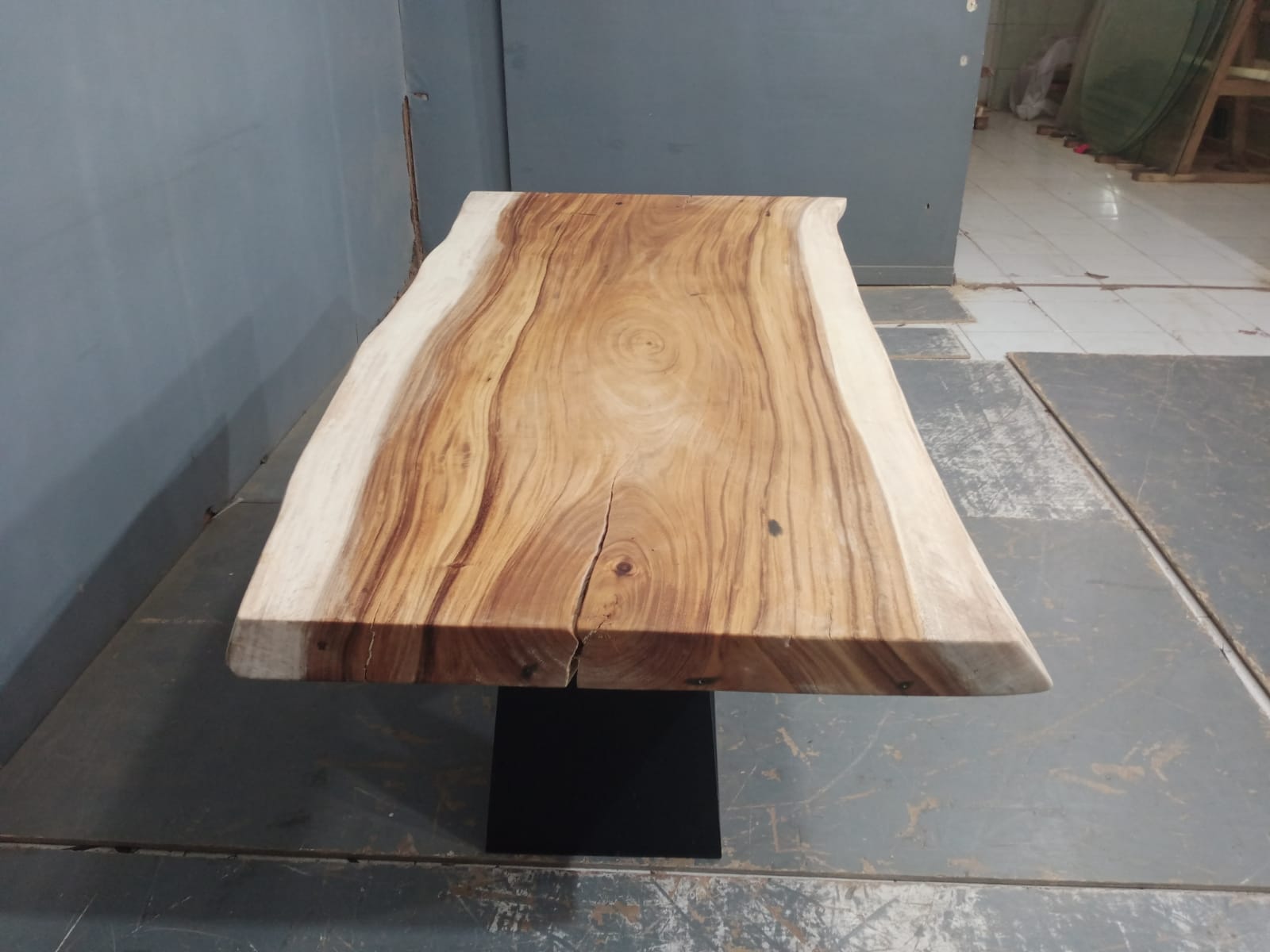 Live Edge Tables