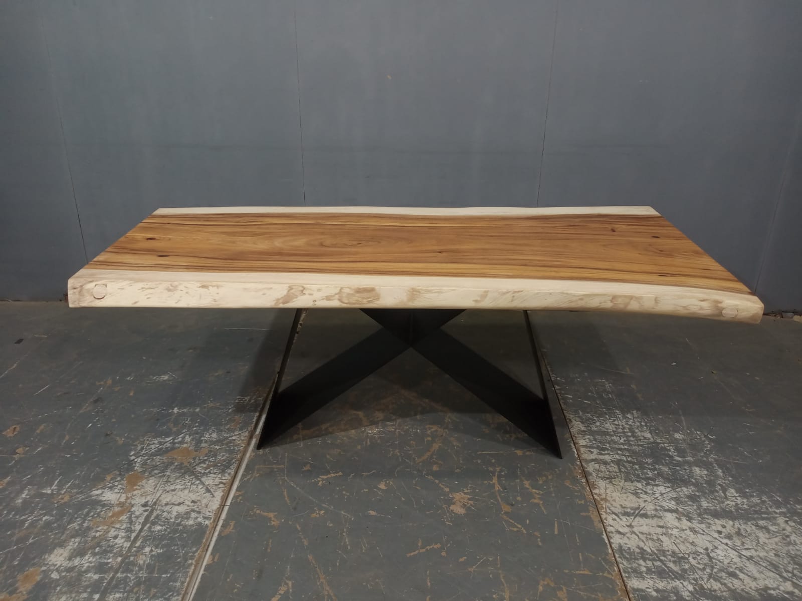 LIVE EDGE TABLES