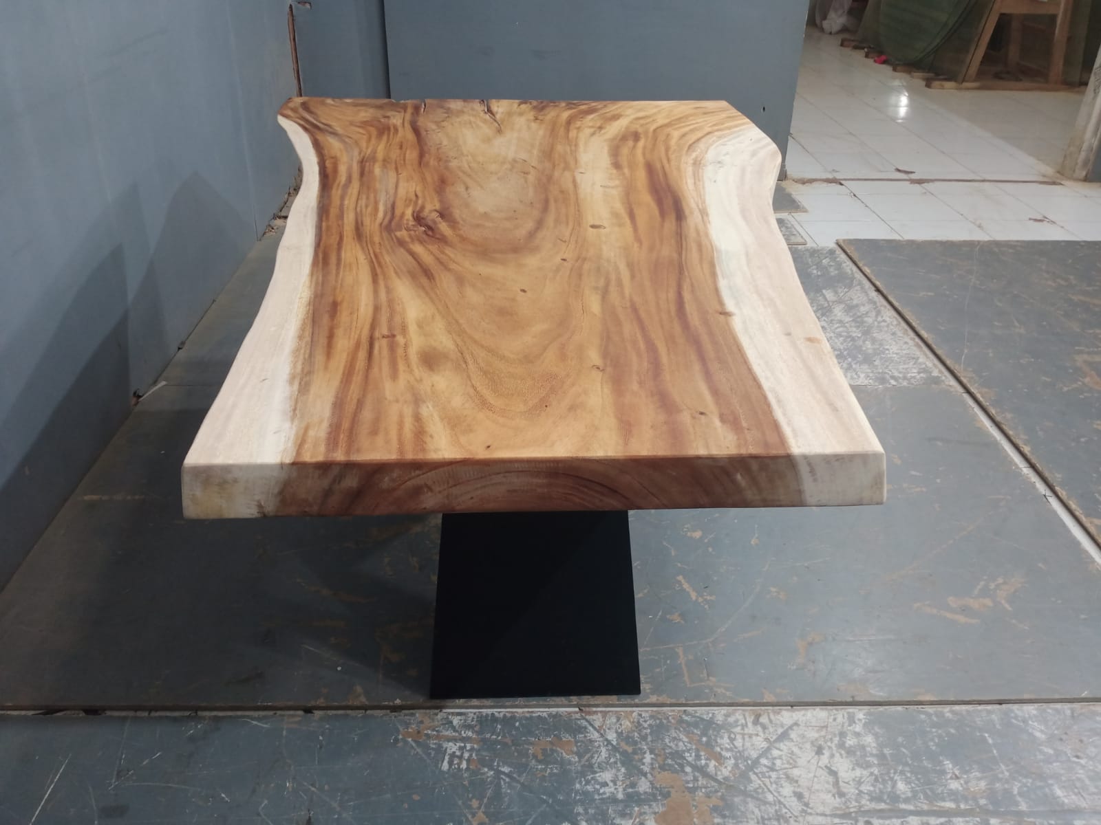 Live Edge Tables