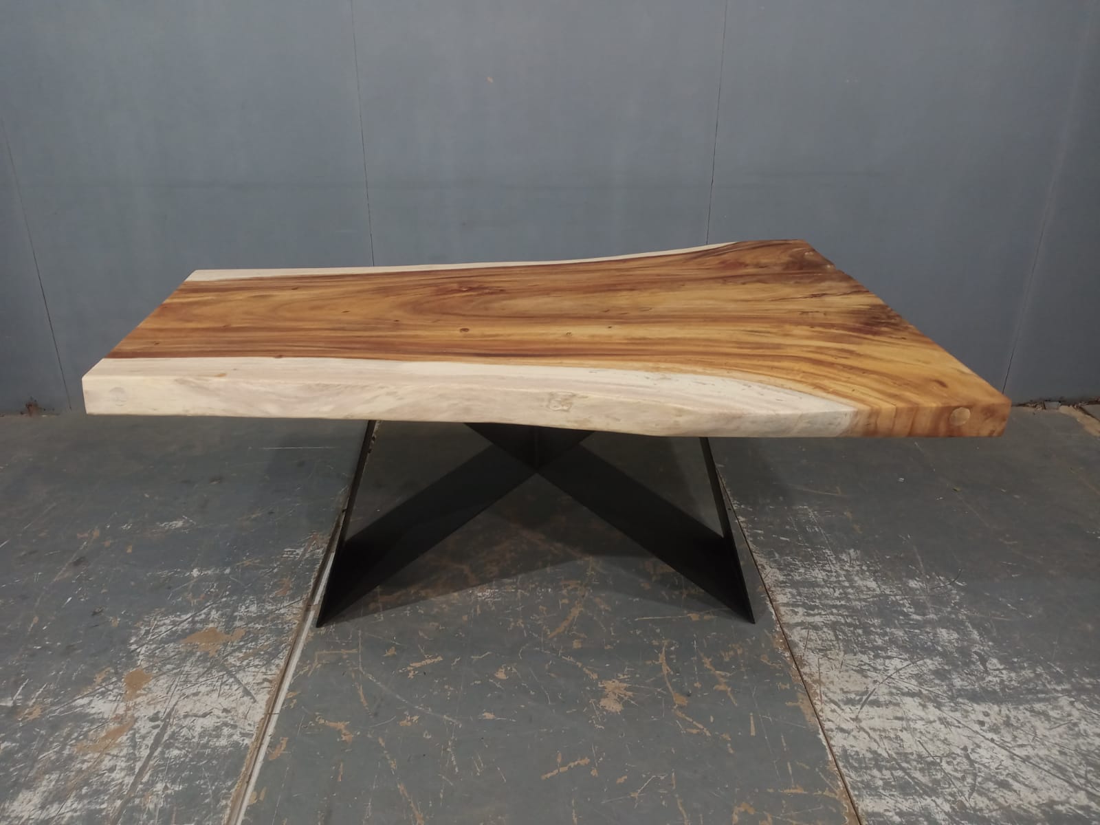 LIVE EDGE TABLES