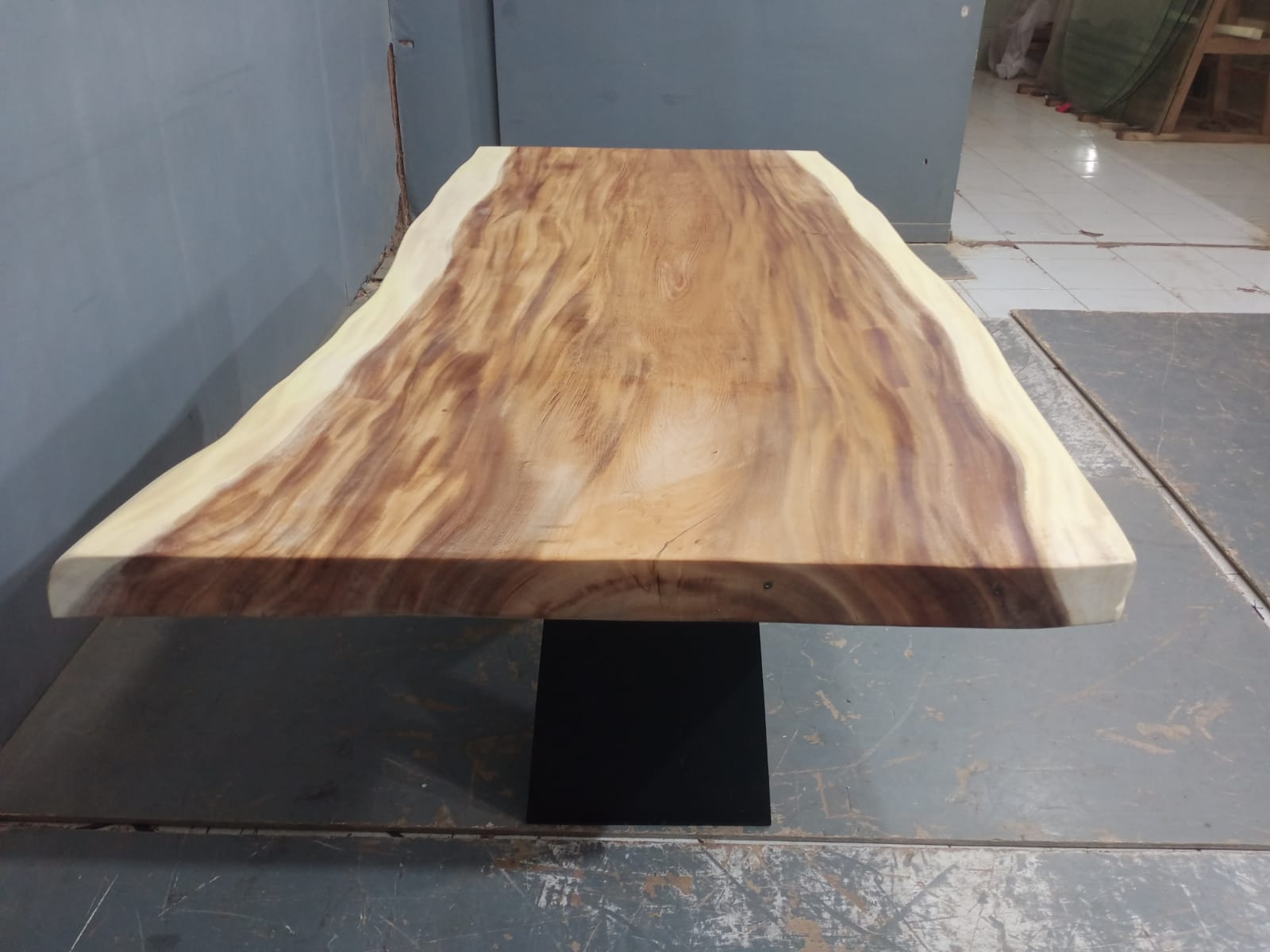 Live Edge Tables