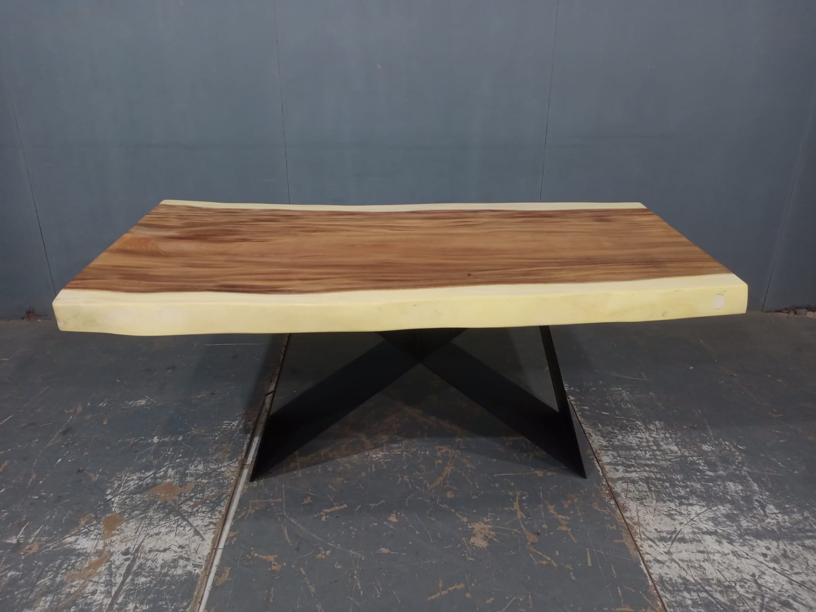 LIVE EDGE TABLES
