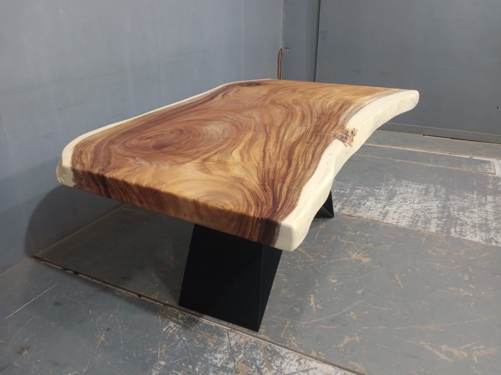 Live Edge Tables