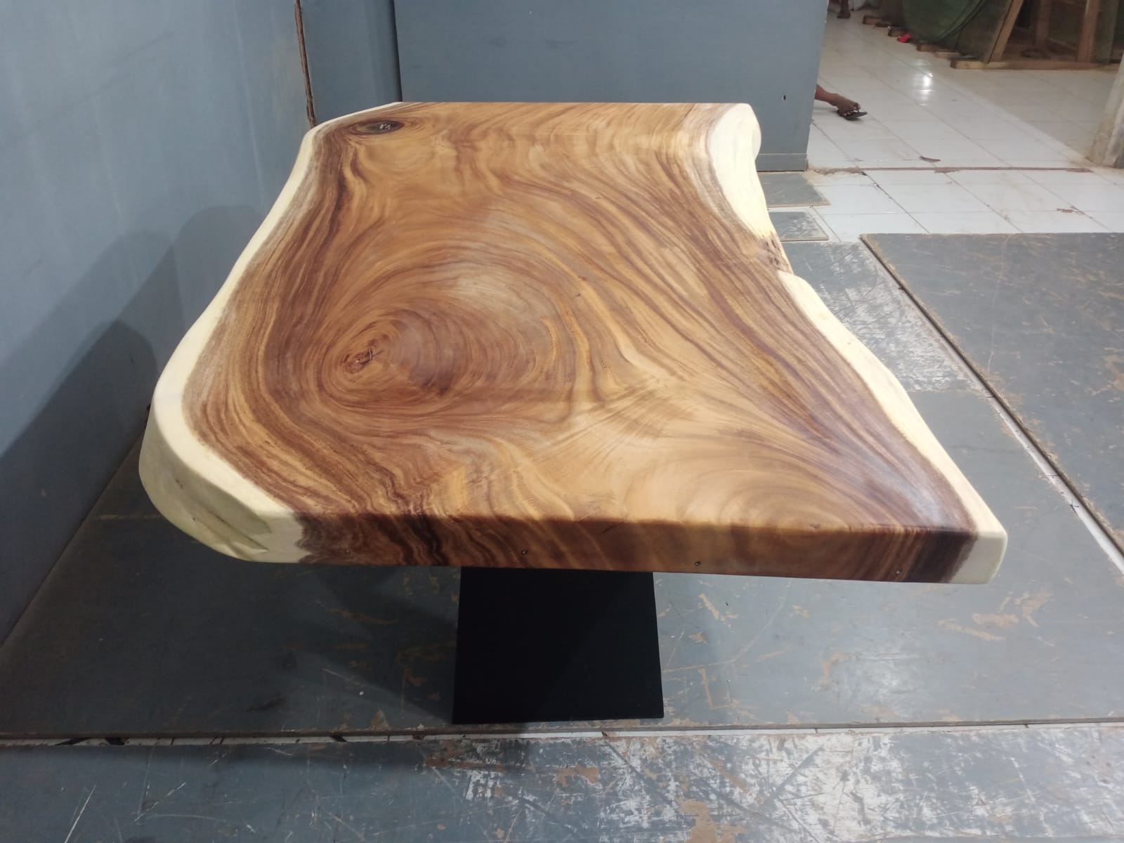 Live Edge Tables