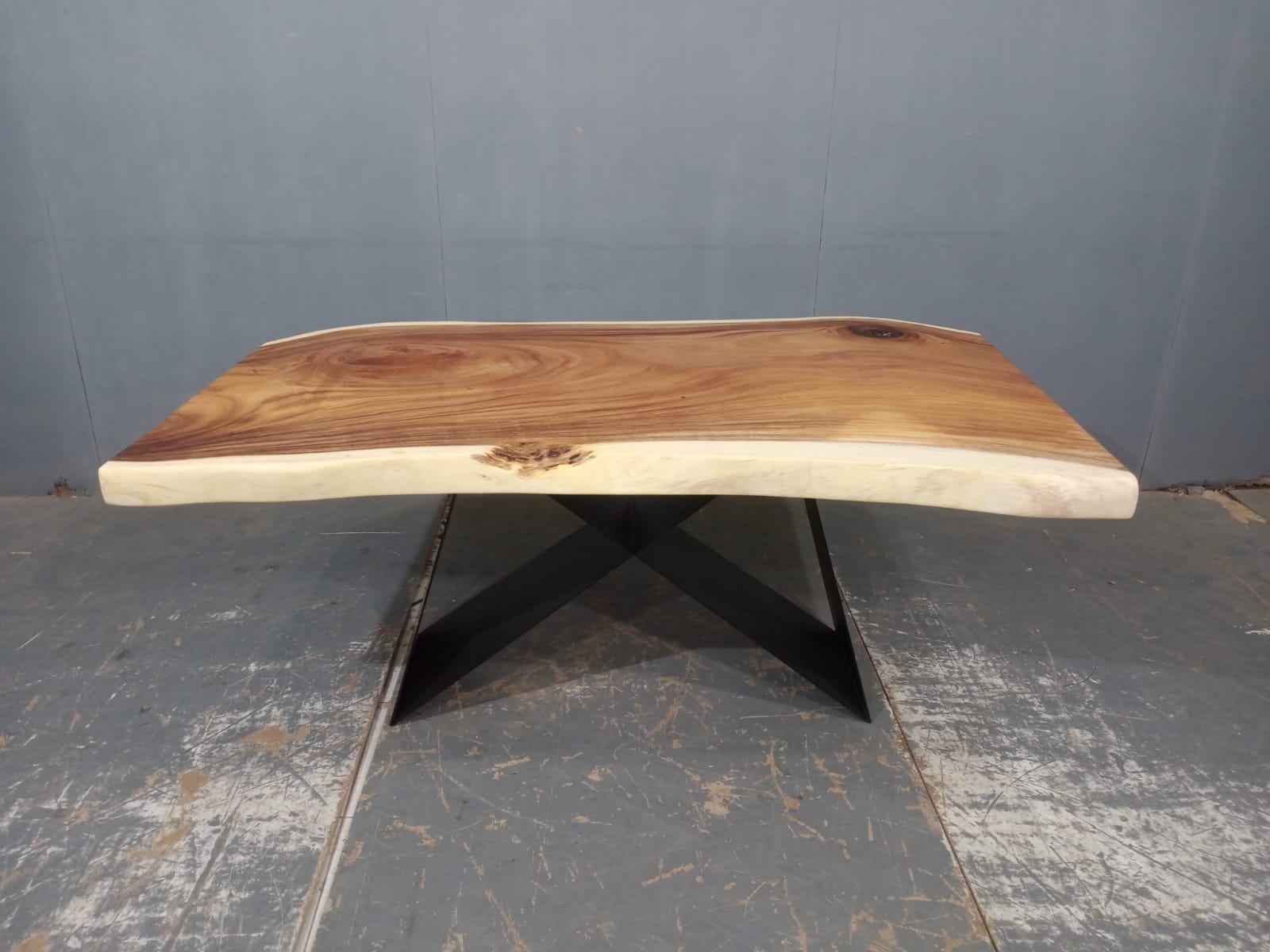 LIVE EDGE TABLES