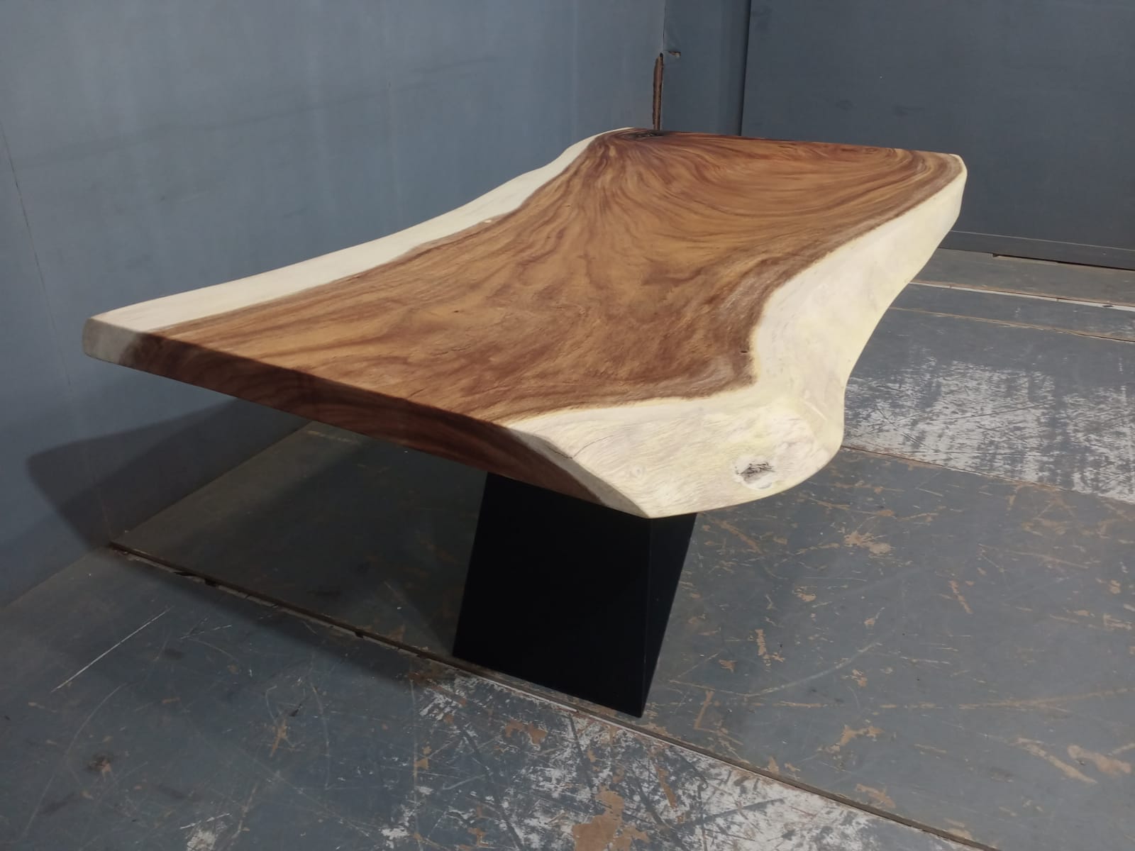 Live Edge Tables