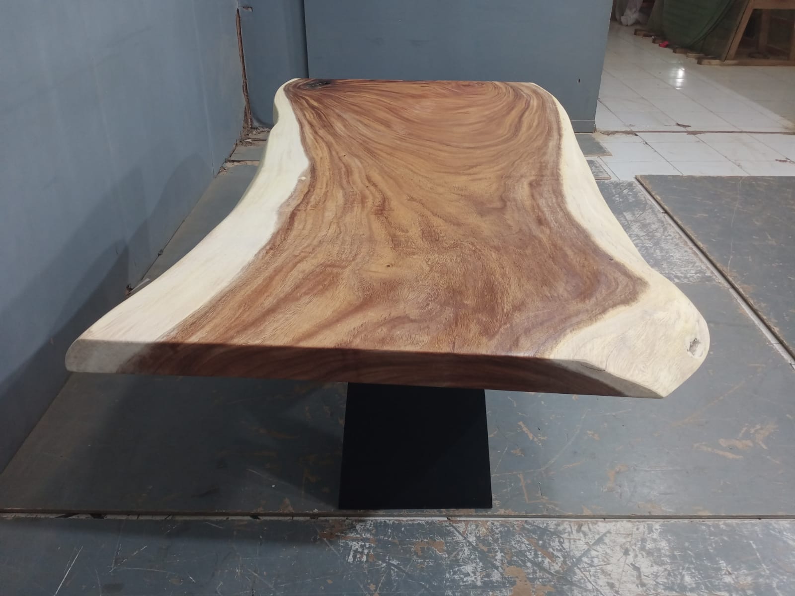 Live Edge Tables