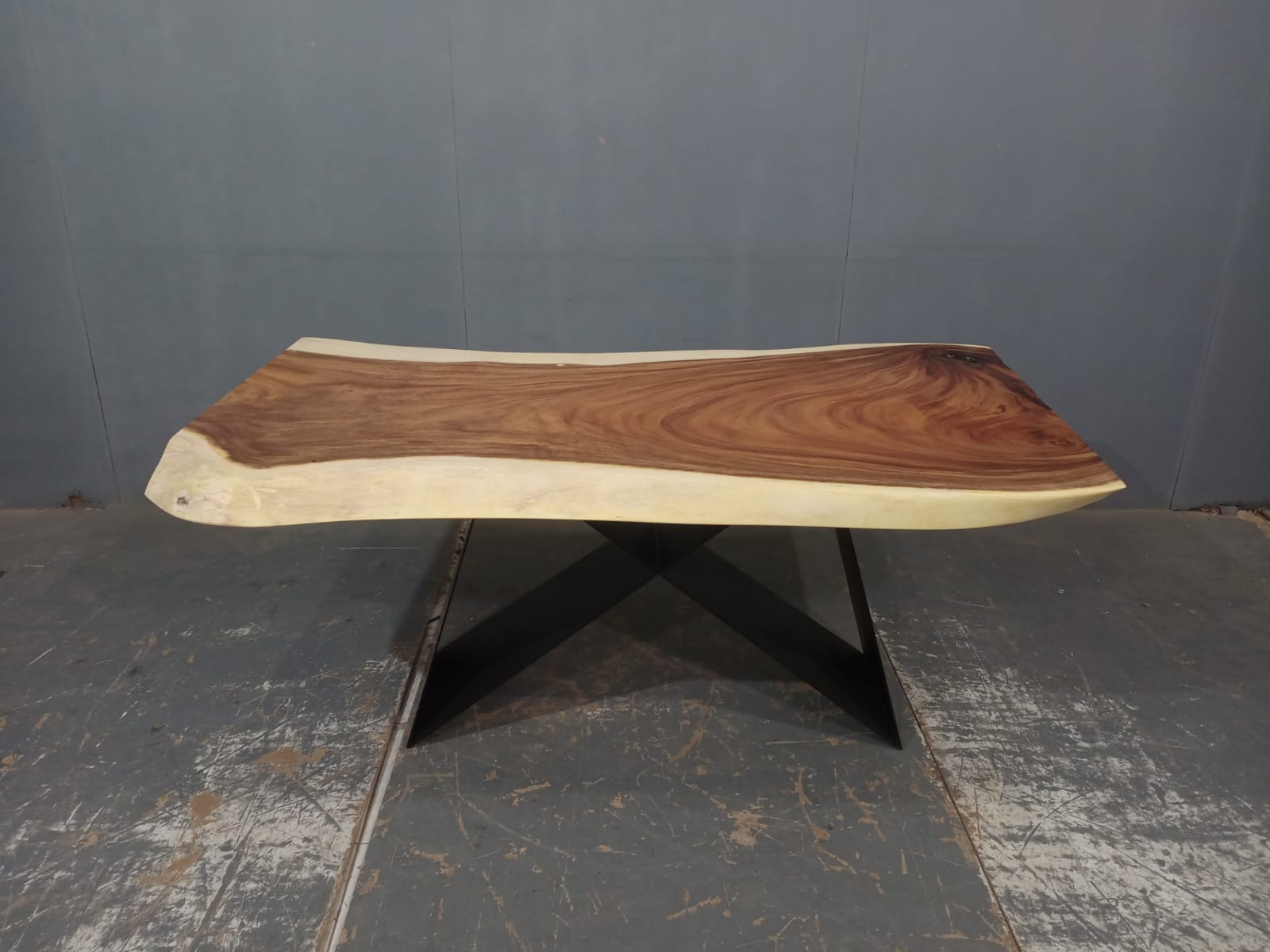 LIVE EDGE TABLES