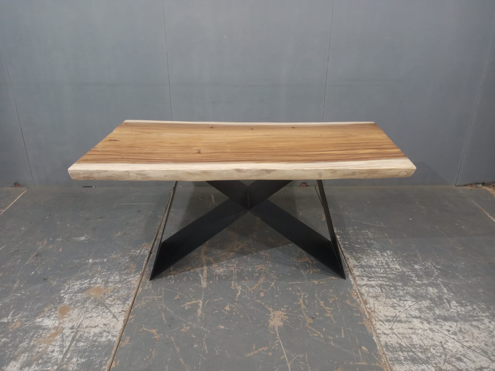 LIVE EDGE TABLES
