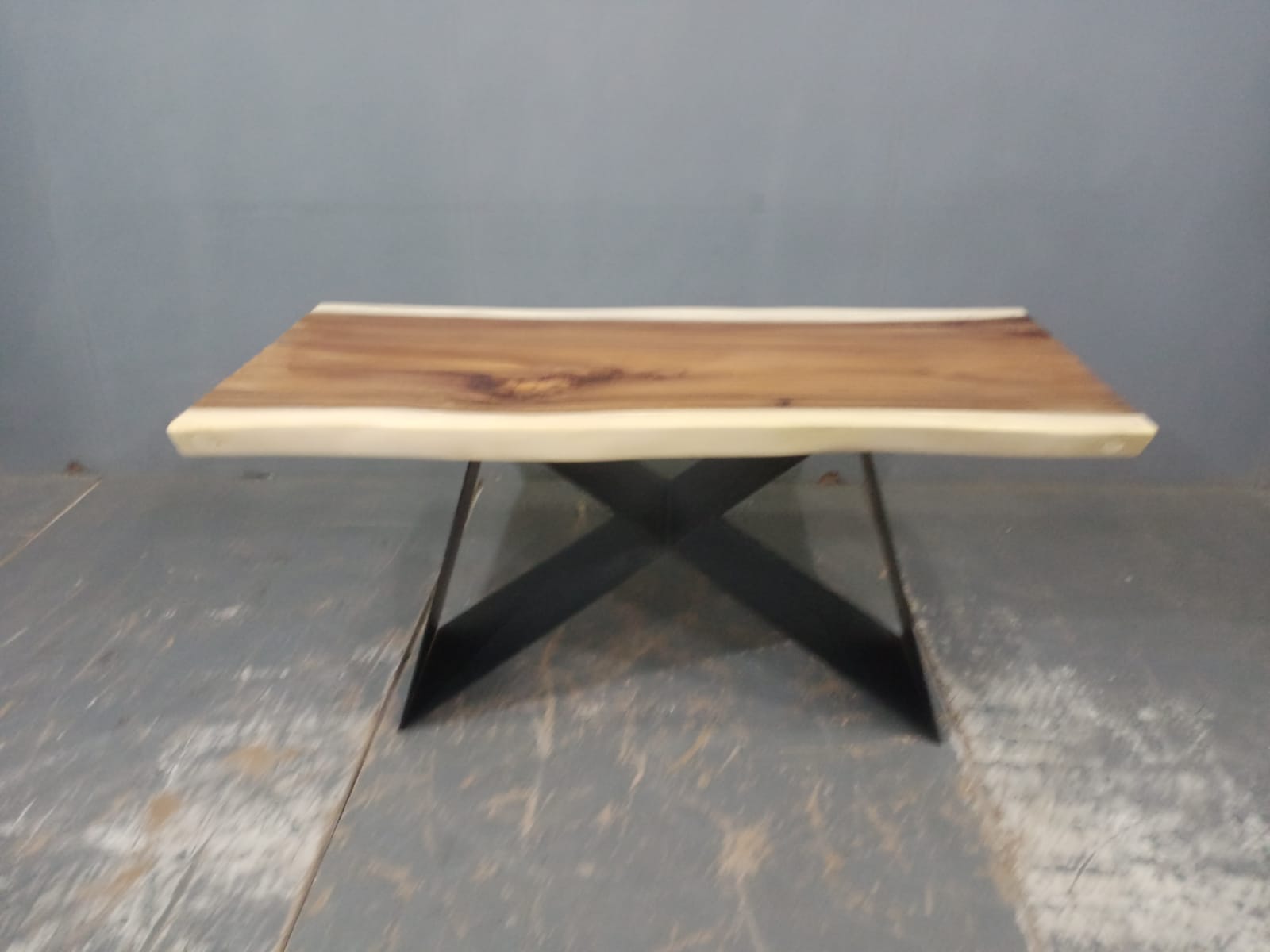 LIVE EDGE TABLES
