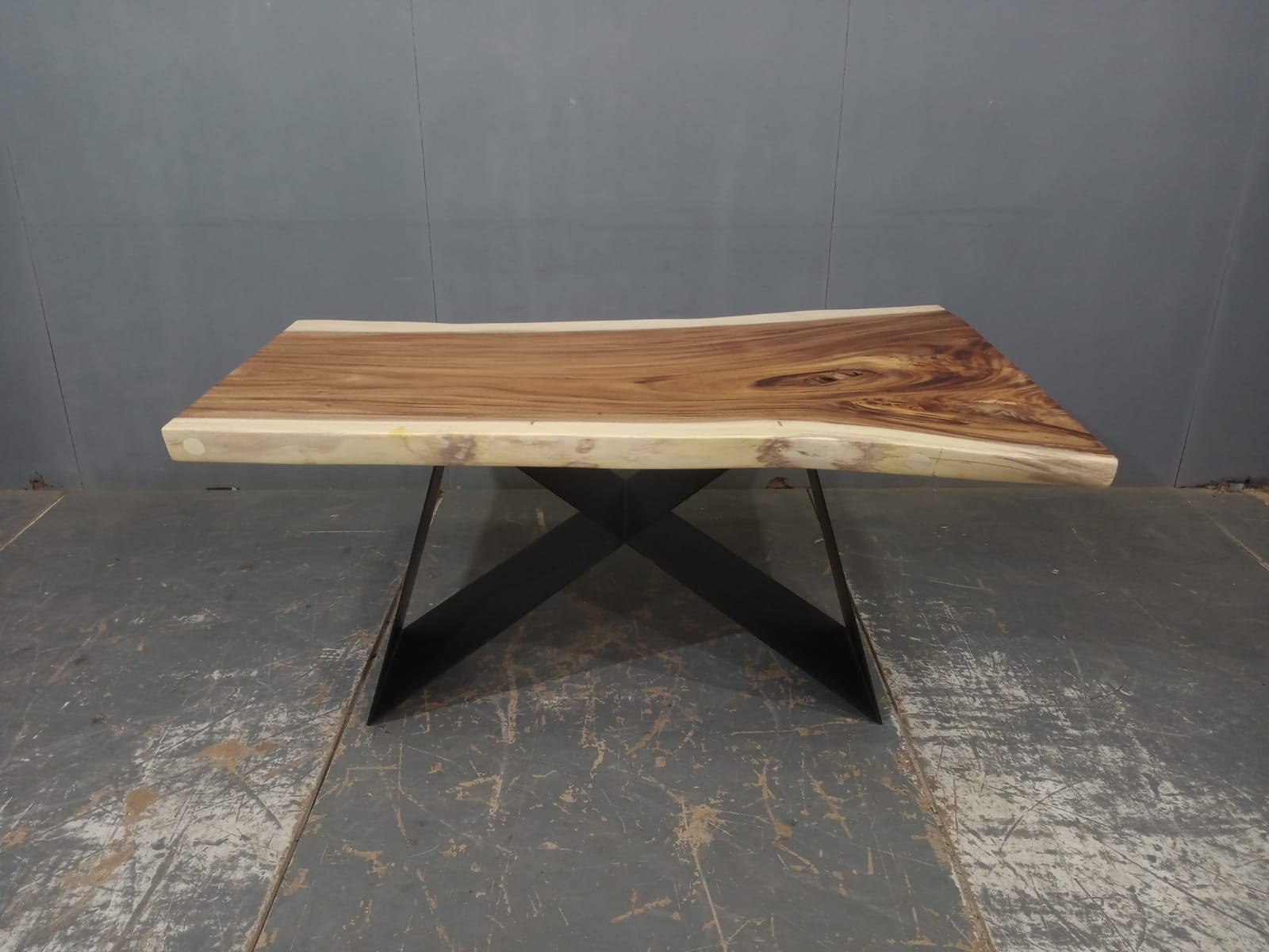 LIVE EDGE TABLES