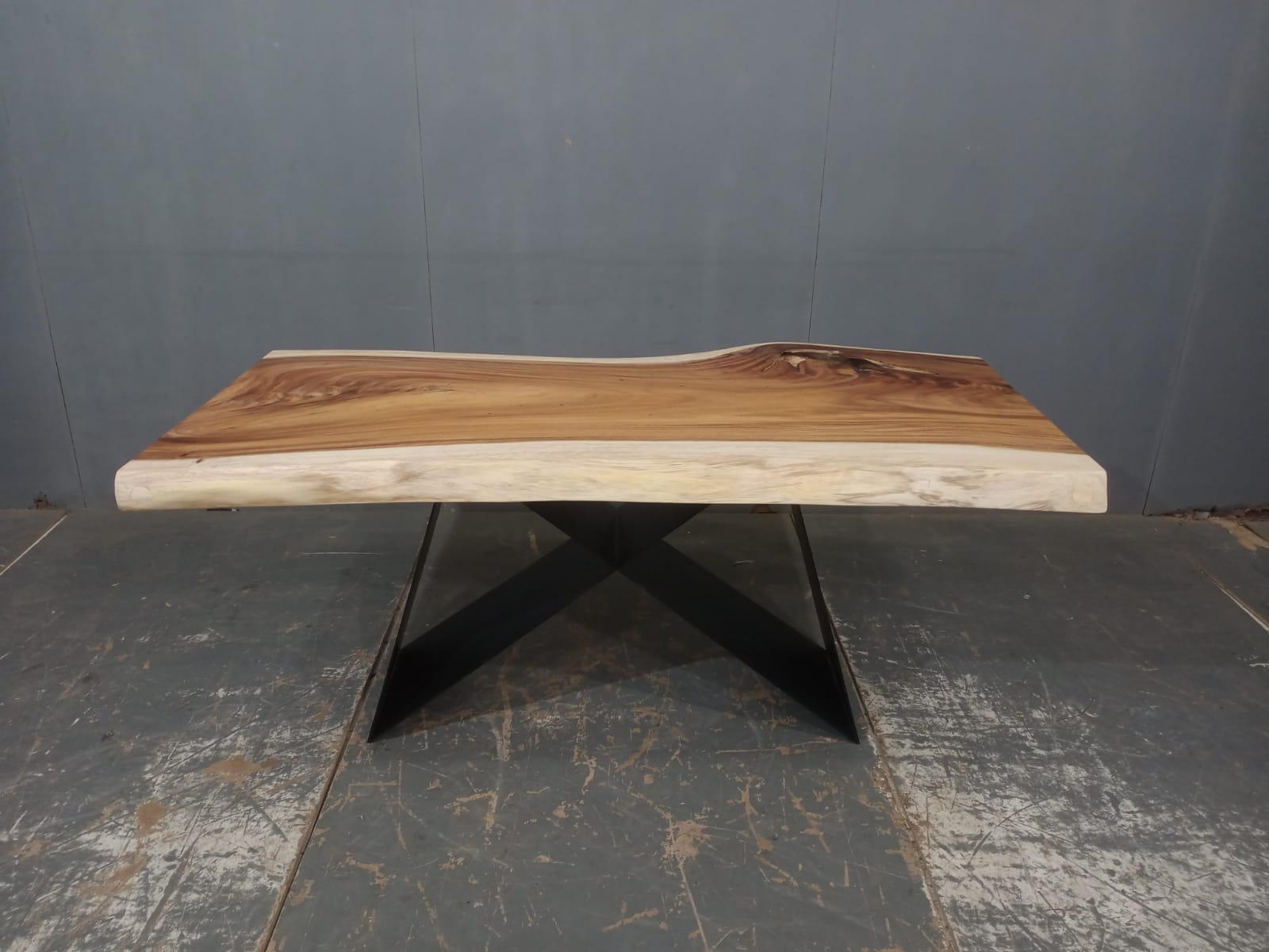 LIVE EDGE TABLES