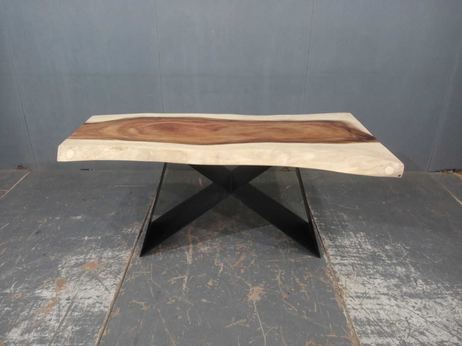 LIVE EDGE TABLES