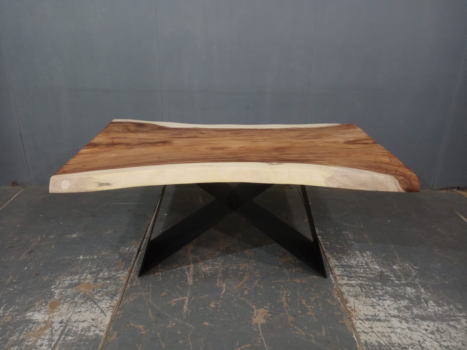 LIVE EDGE TABLES