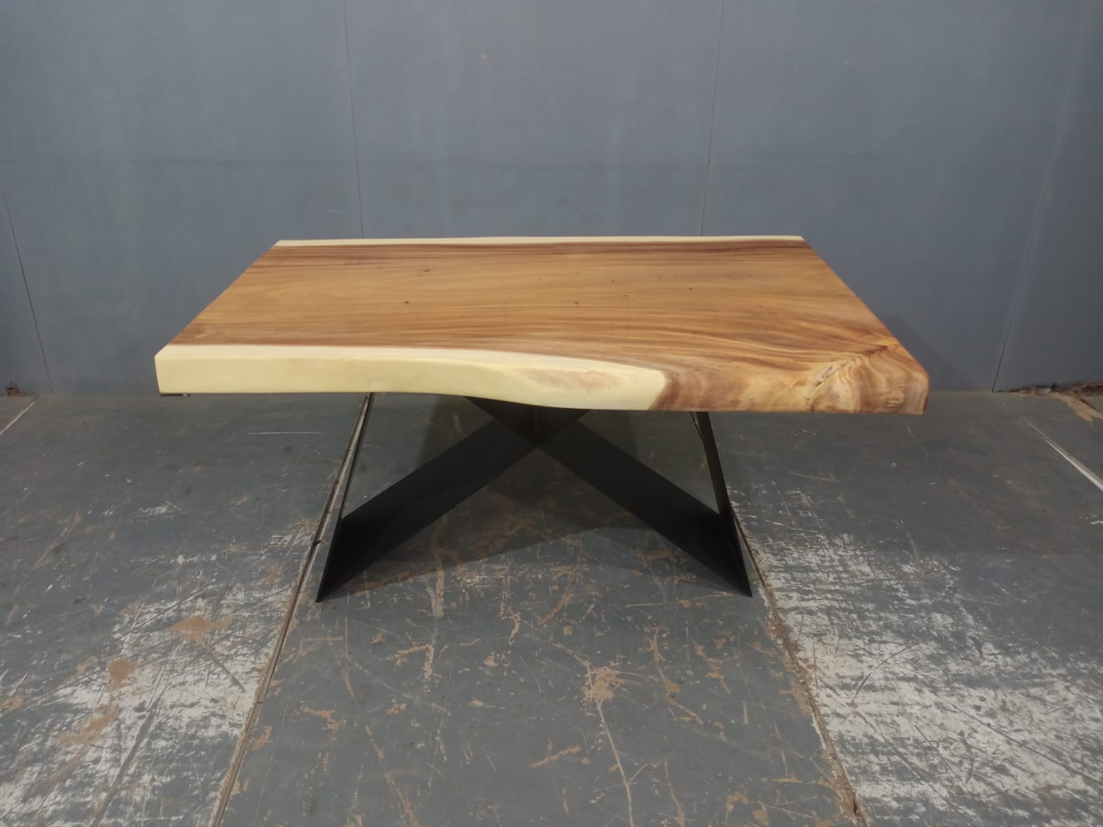 LIVE EDGE TABLES