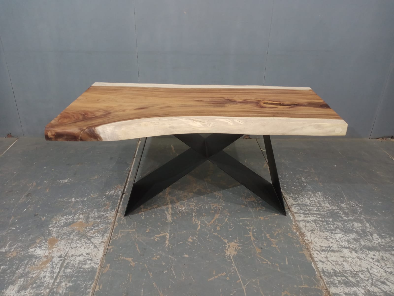 LIVE EDGE TABLES