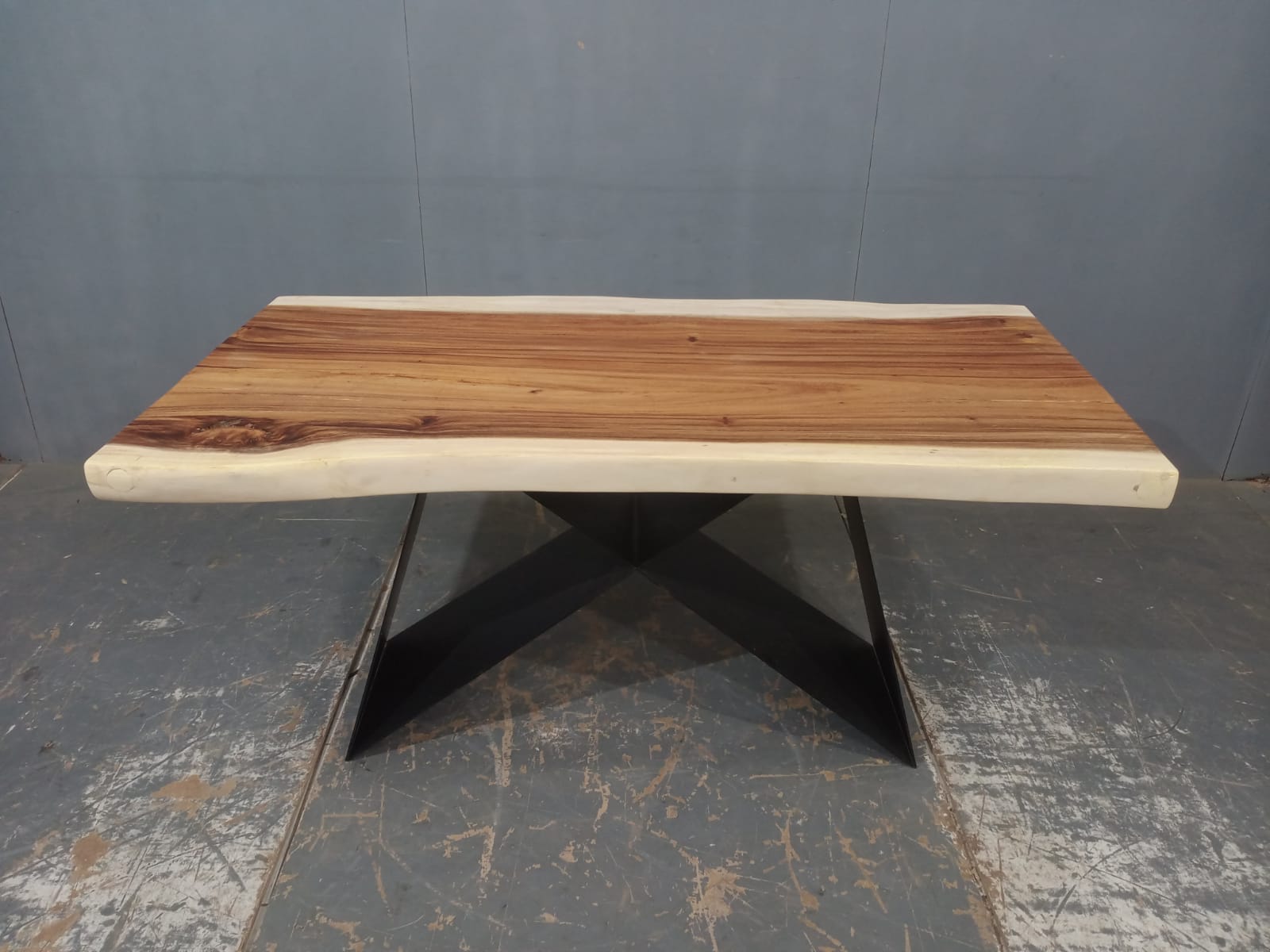 LIVE EDGE TABLES