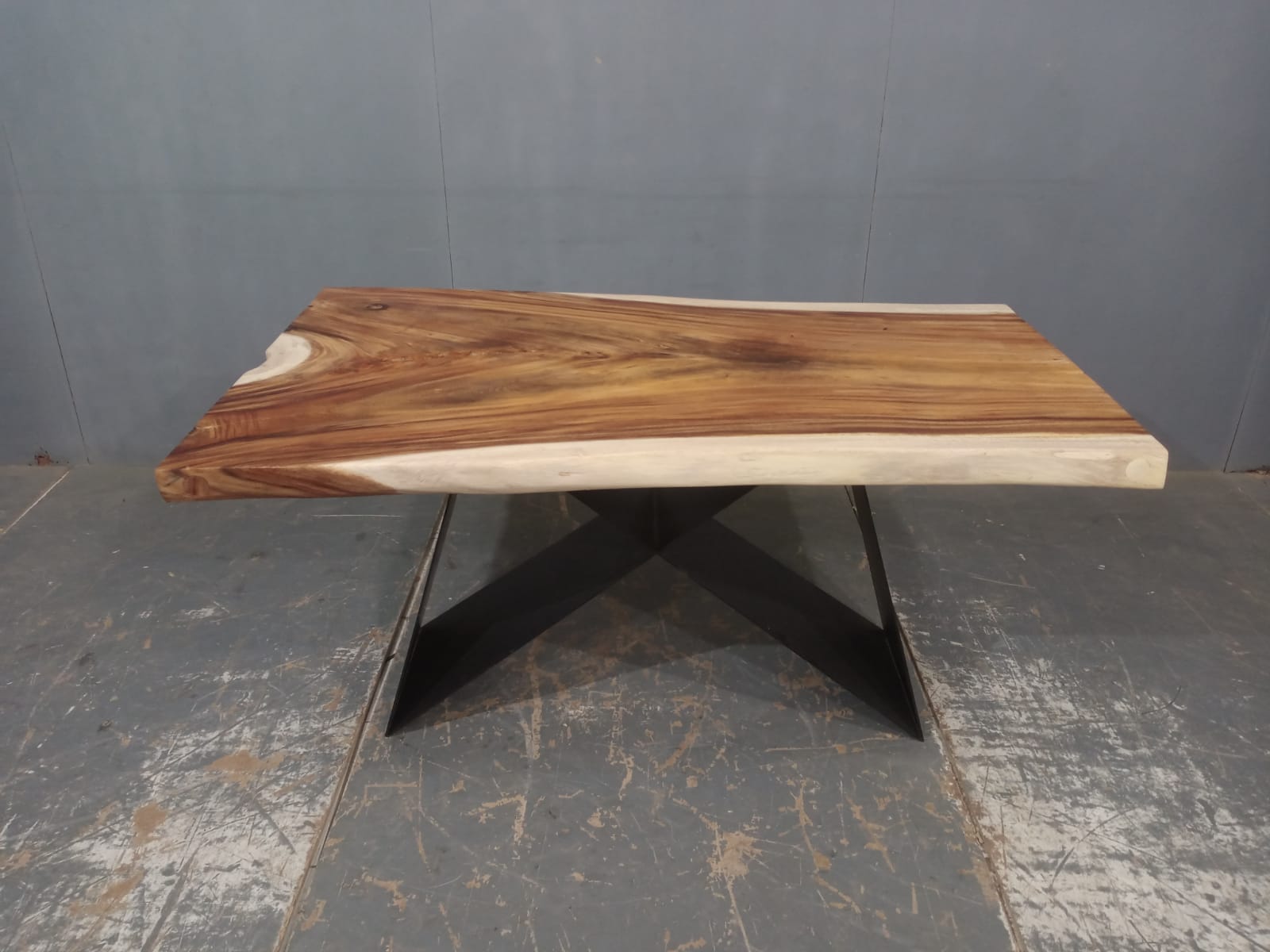 LIVE EDGE TABLES