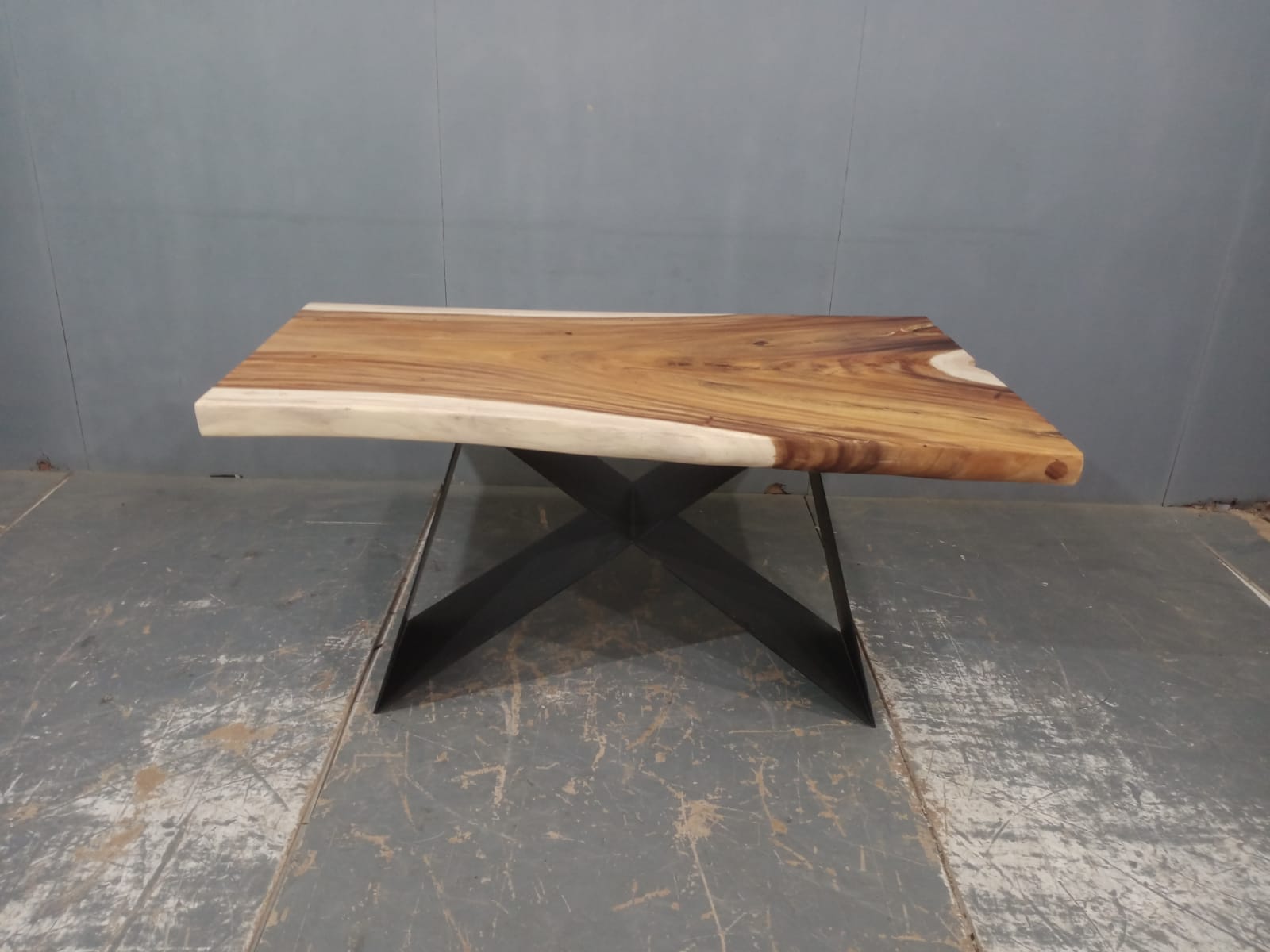 LIVE EDGE TABLES