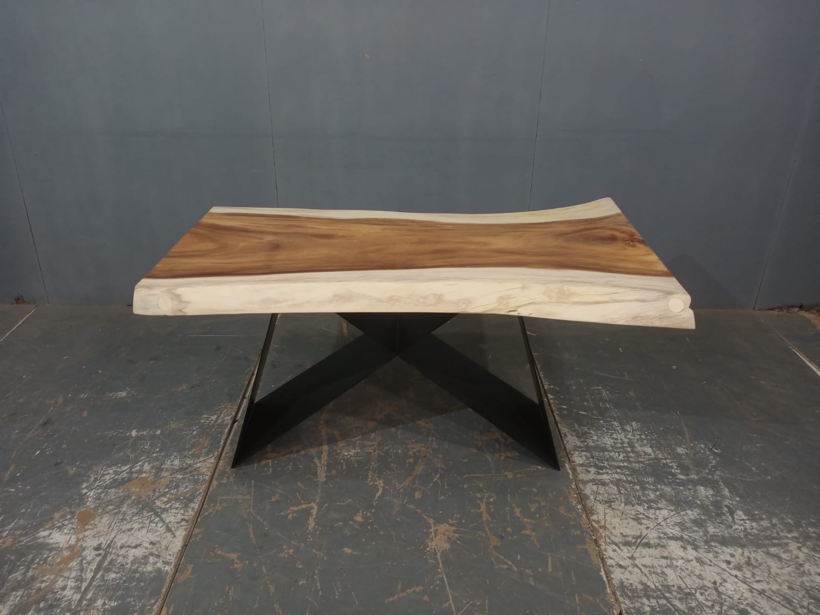 LIVE EDGE TABLES
