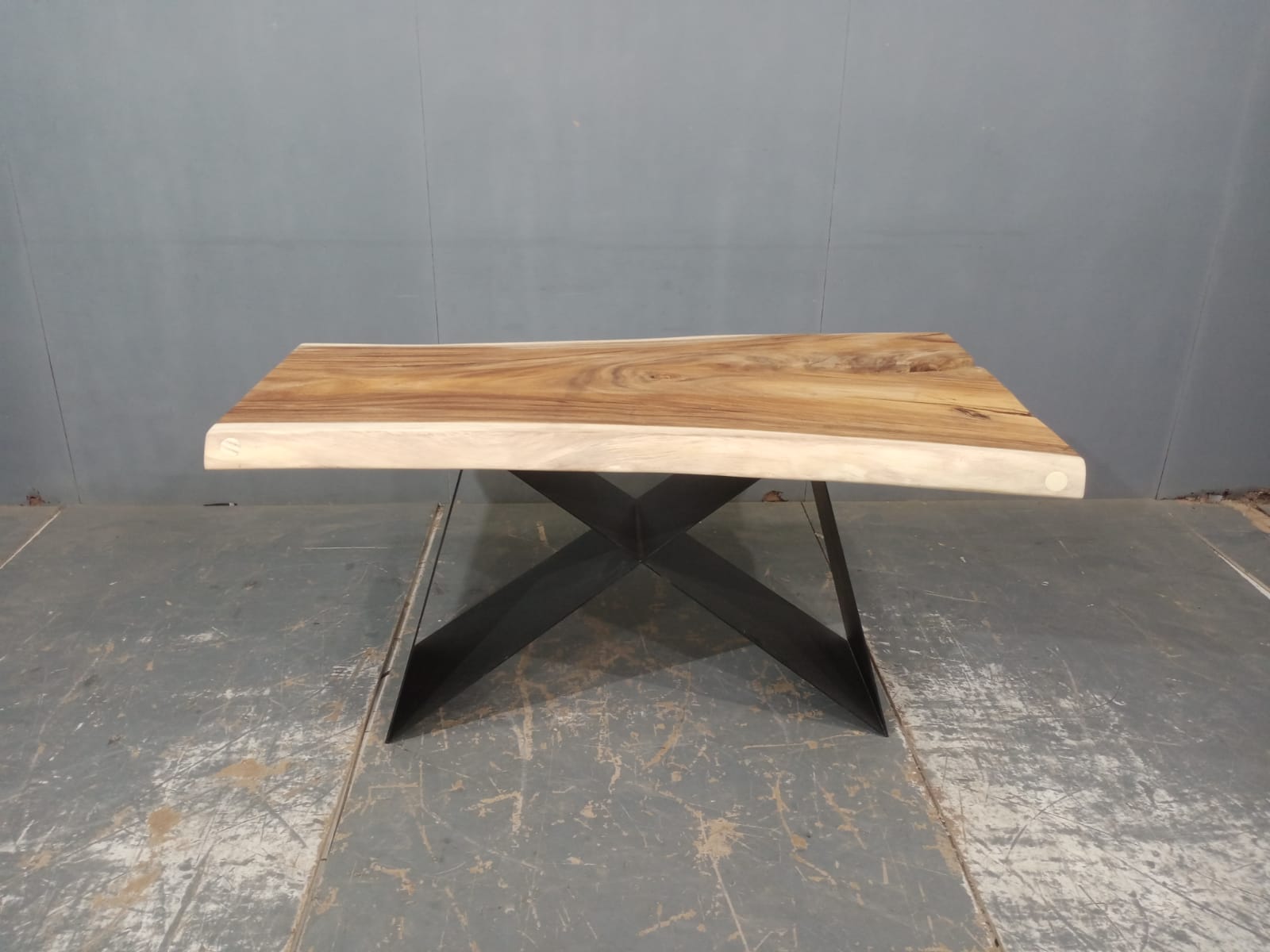 LIVE EDGE TABLES