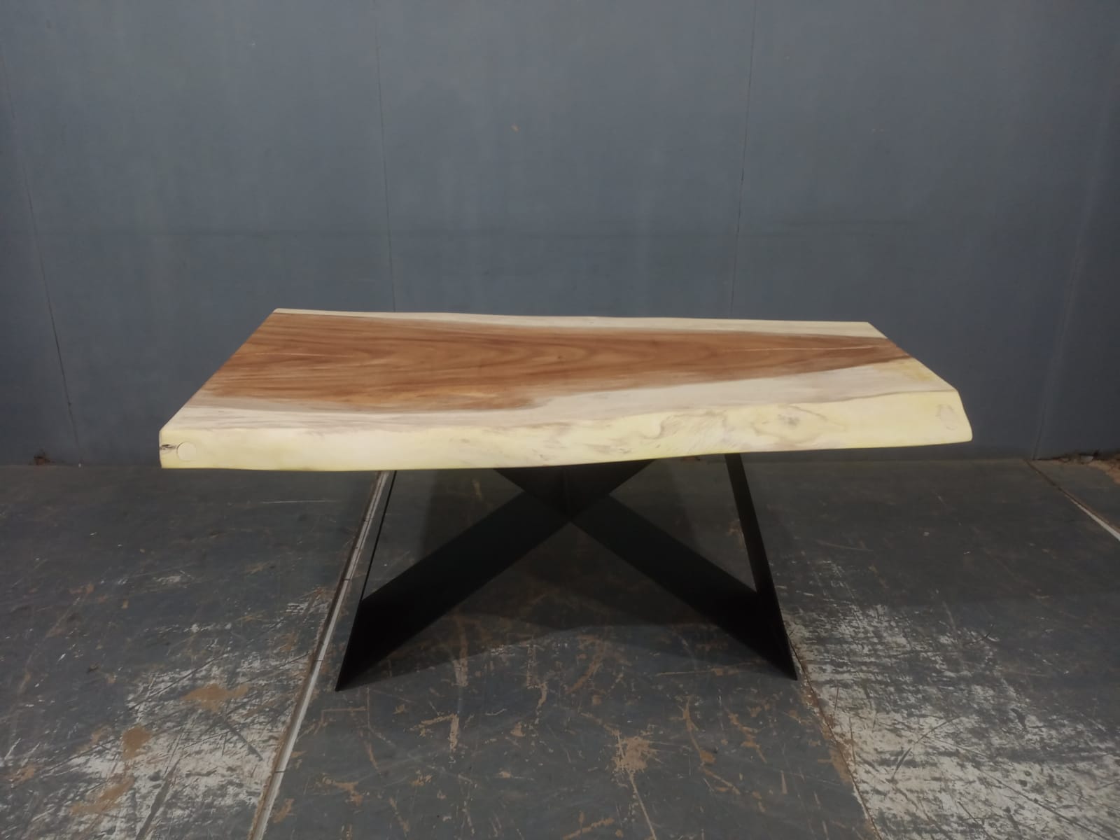 LIVE EDGE TABLES
