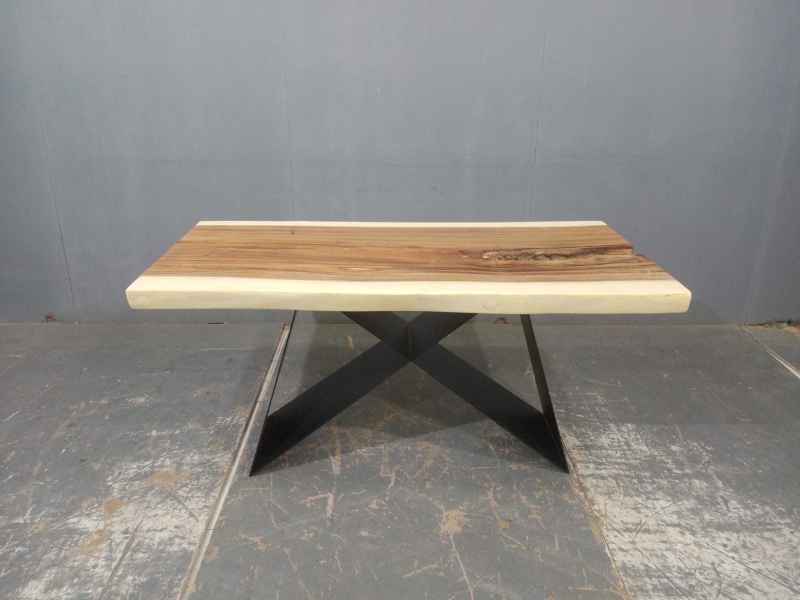 LIVE EDGE TABLES