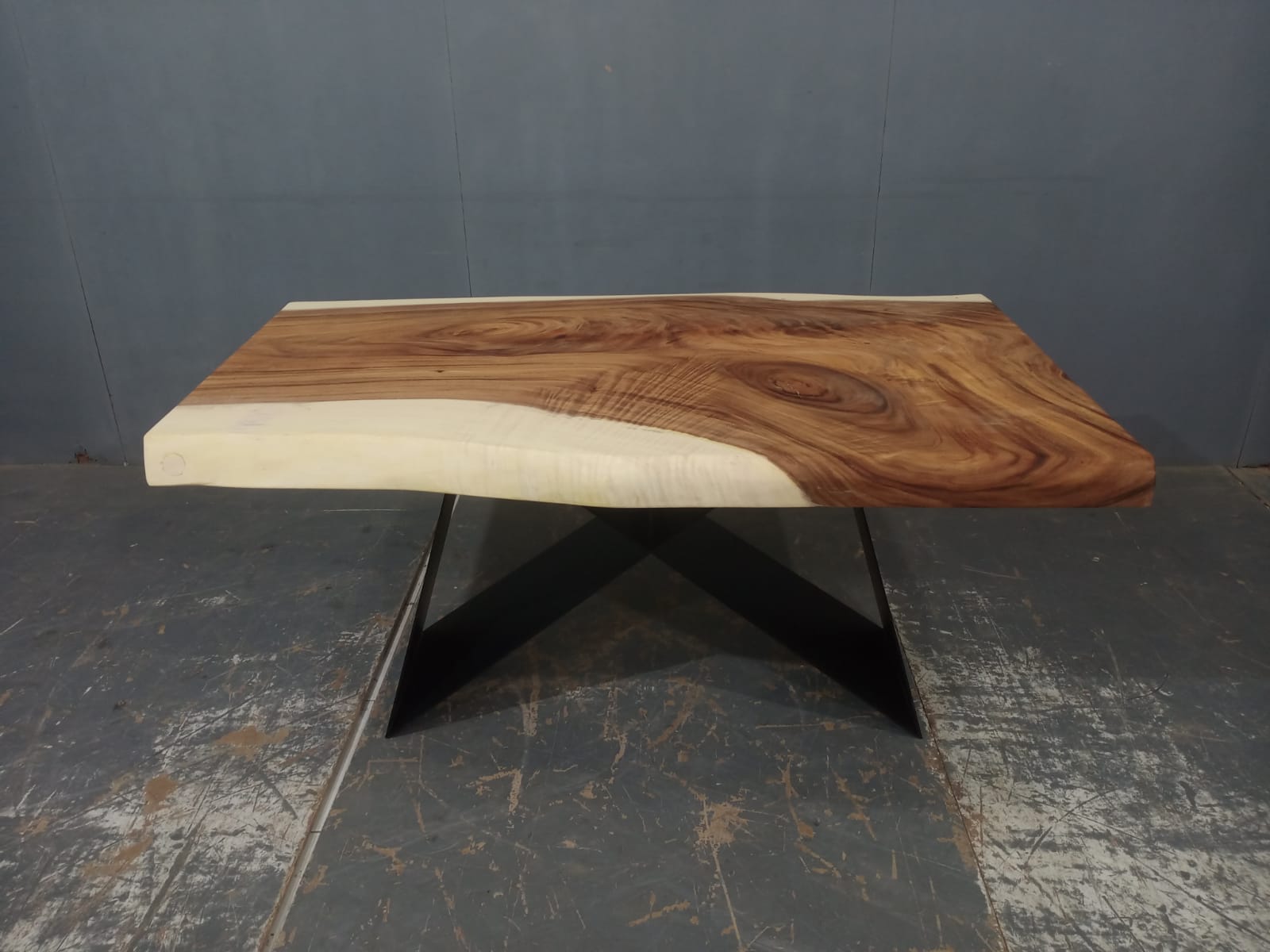 LIVE EDGE TABLES