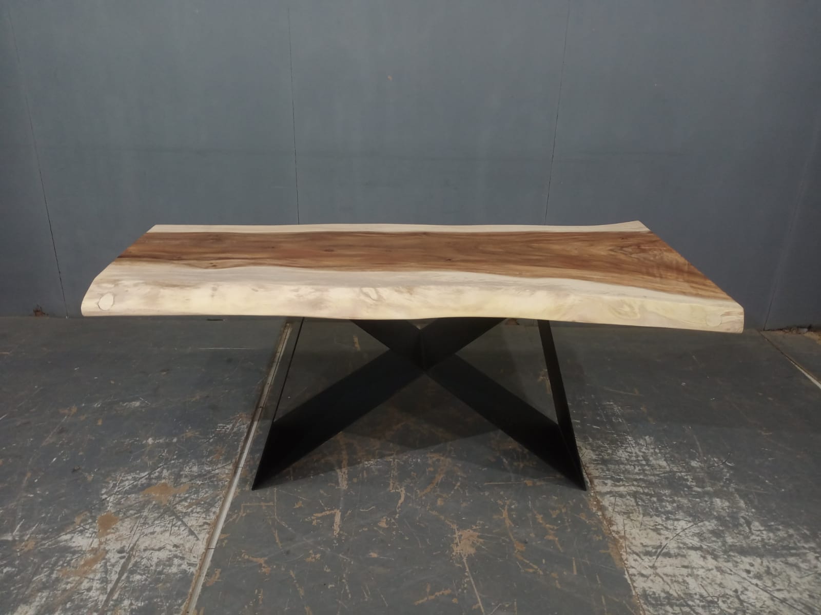 LIVE EDGE TABLES