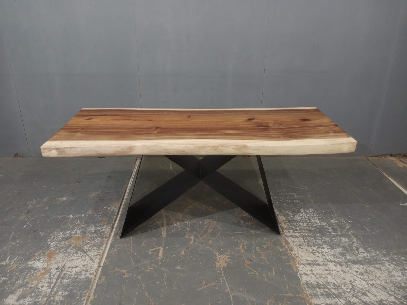 LIVE EDGE TABLES