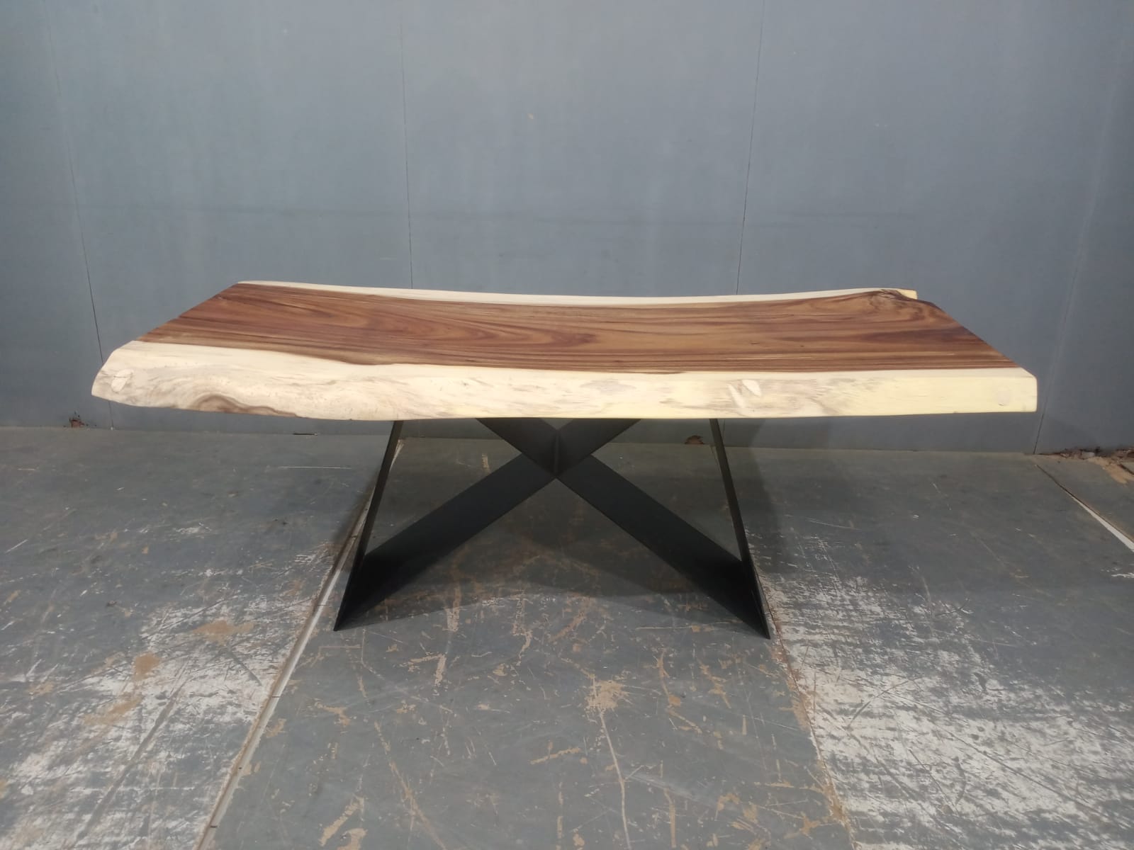 LIVE EDGE TABLES