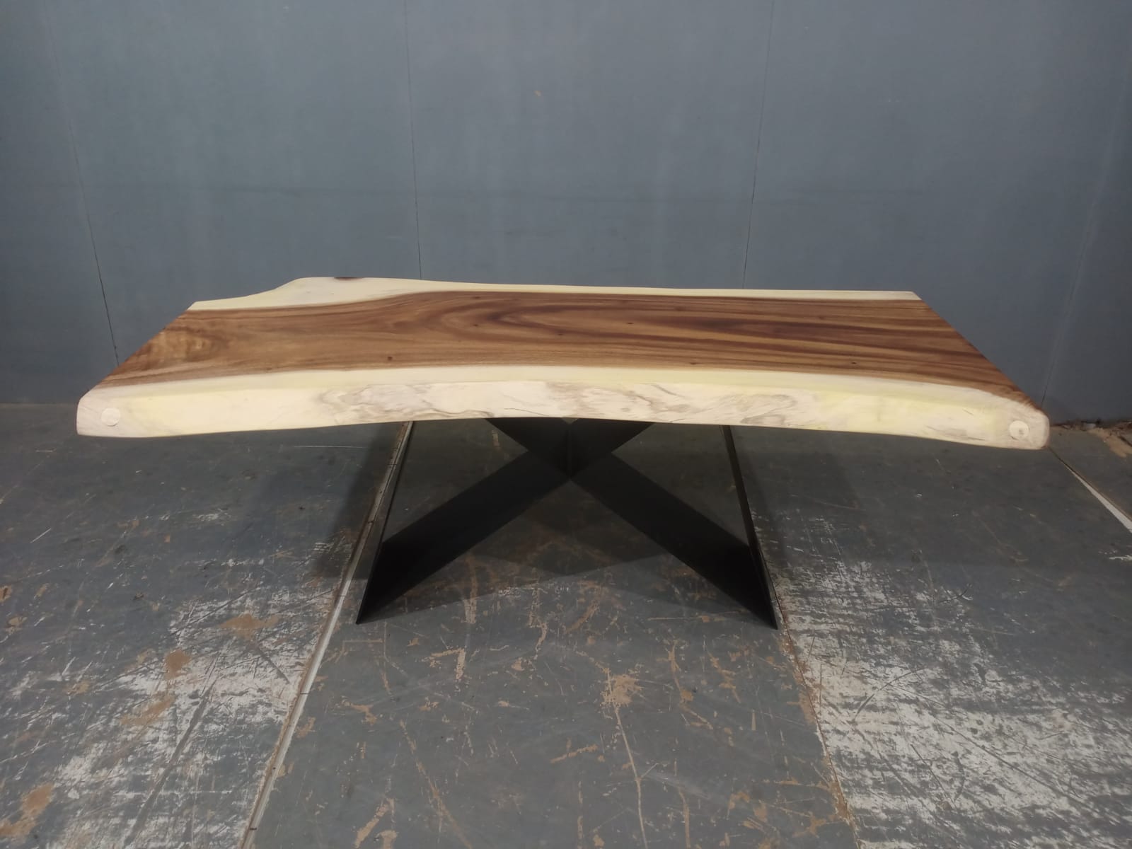 LIVE EDGE TABLES