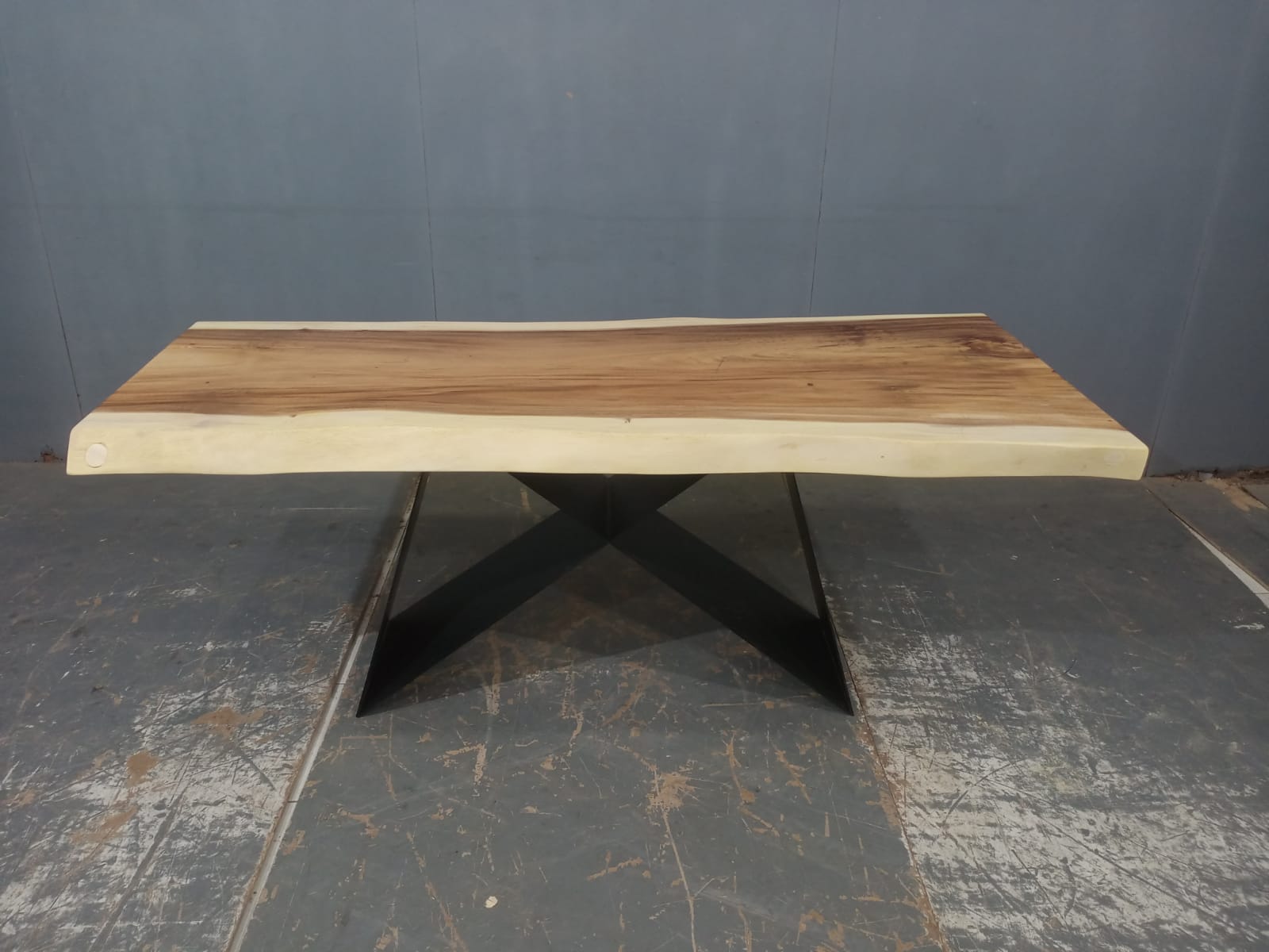 LIVE EDGE TABLES