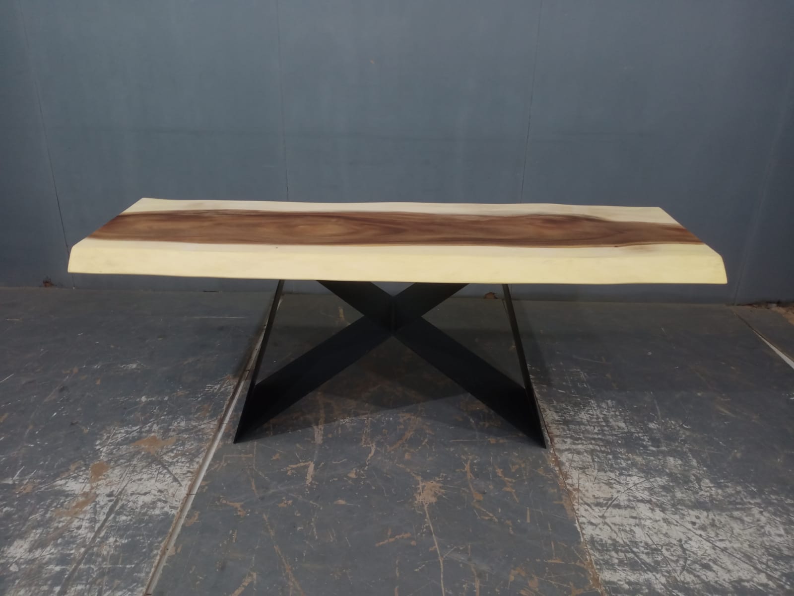 LIVE EDGE TABLES