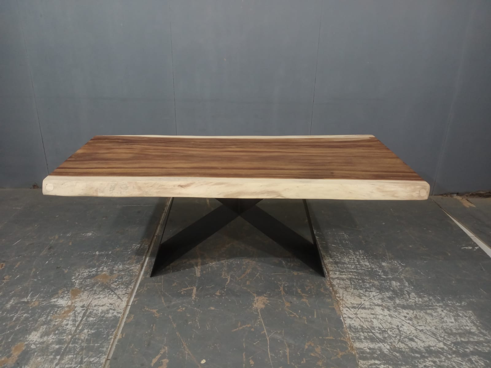 LIVE EDGE TABLES