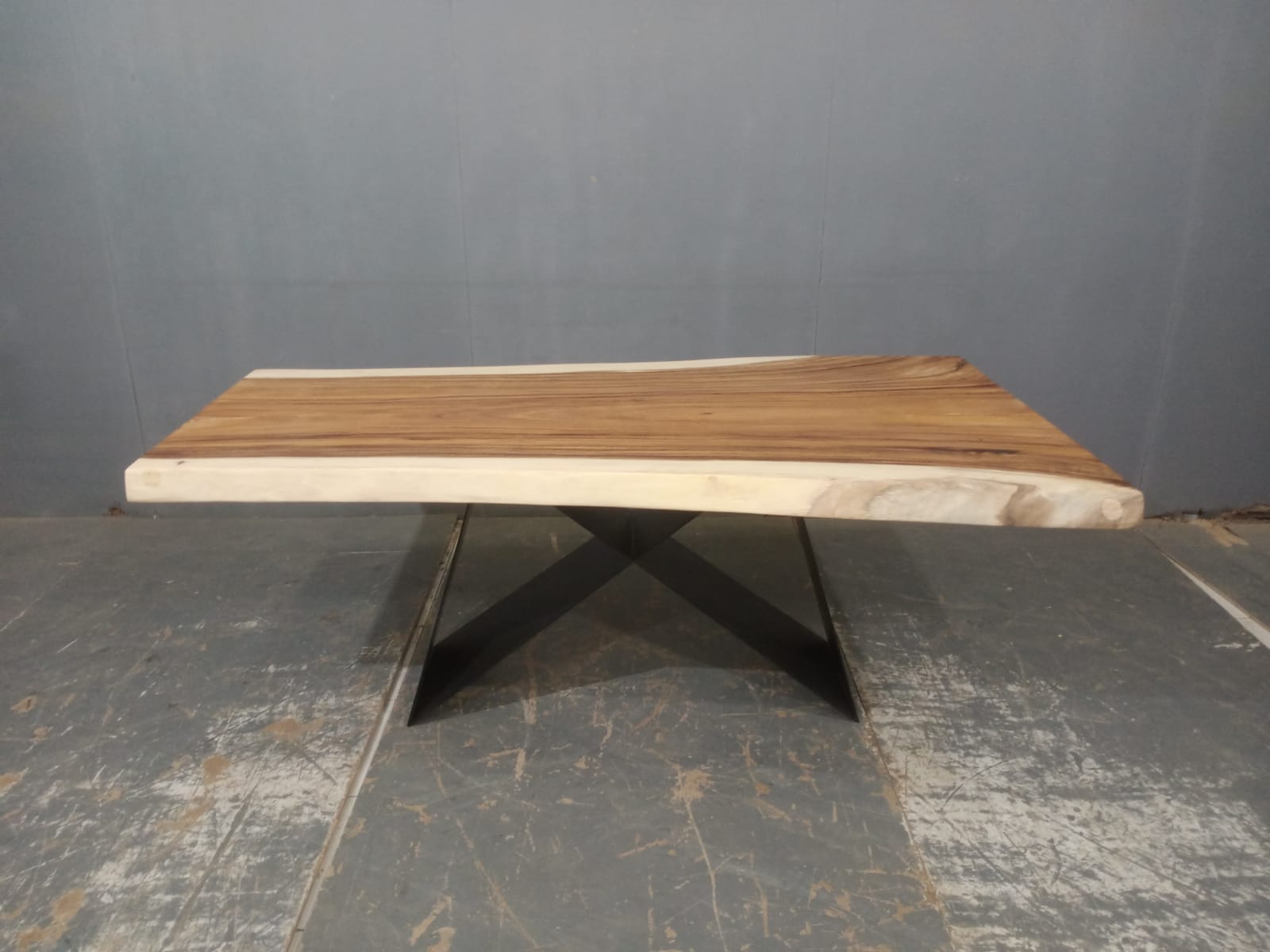 LIVE EDGE TABLES