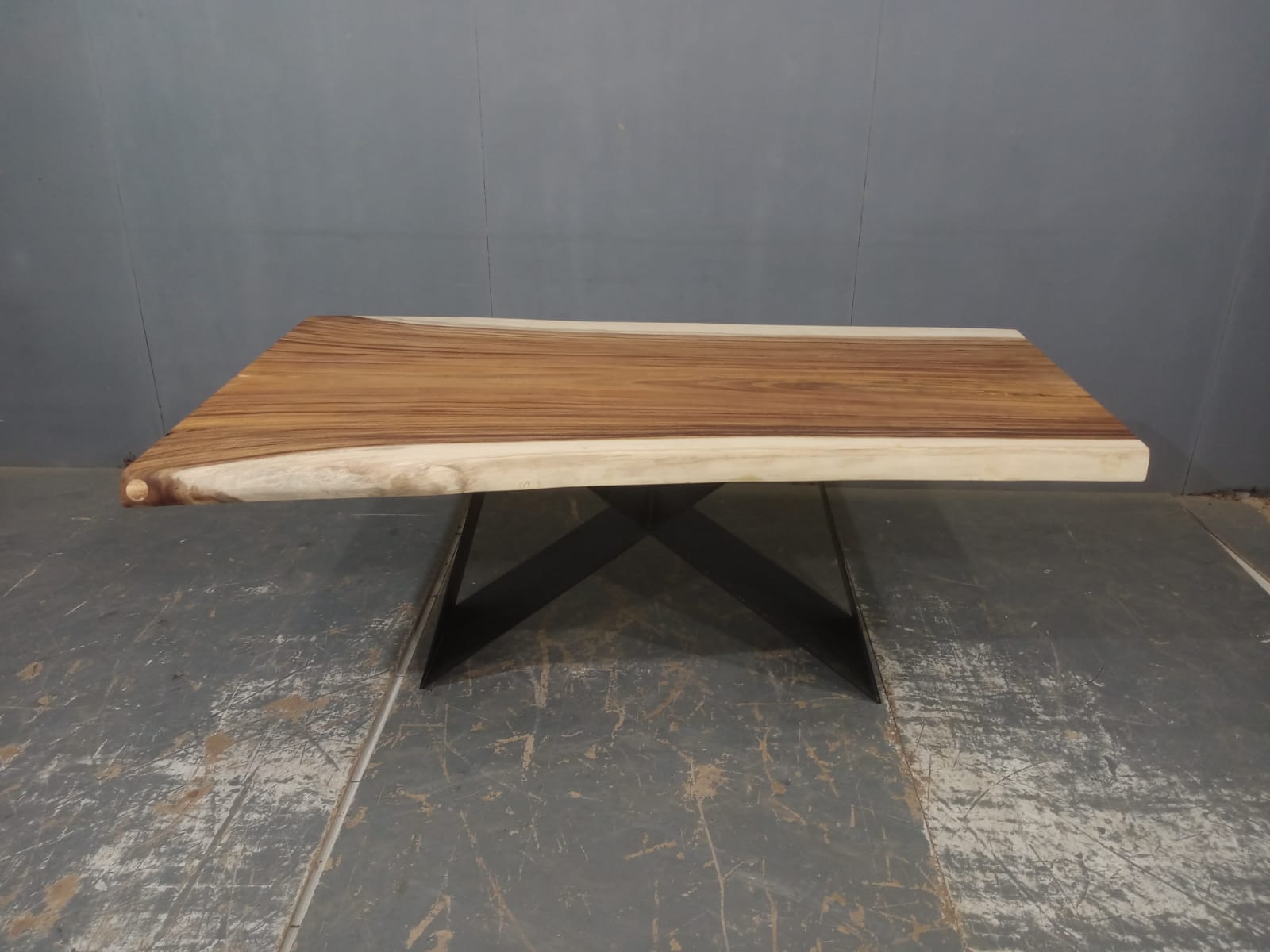 LIVE EDGE TABLES